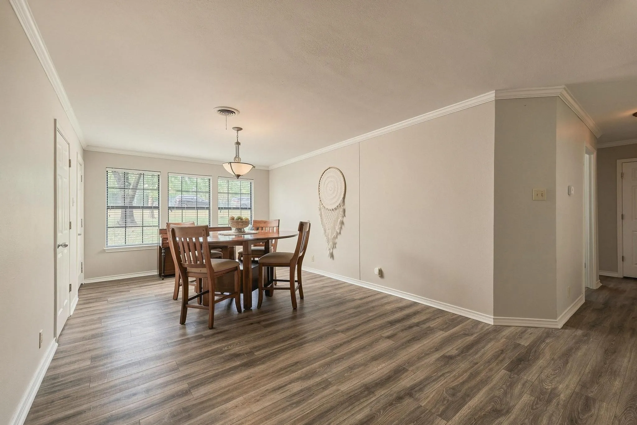 Single Family Residence For Sale in Grayson County , 9160 State Highway 56 E, Sherman, Texas 75090, 5 Bedroom, 4 Bathroom, 2 Garage spaces, 2,089 Sqft, built in 1963, mls#21379044, Real Estate Agent in Sherman, Homes For Sale in Grayson county, Homes For Sale in Sherman, Realtor in Sherman Texas, Real Estate Brokerage Independent Realty Texas, Luminita Cordes Realtor