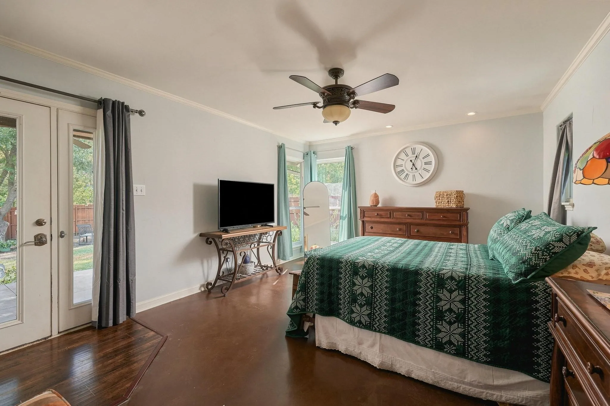 Single Family Residence For Sale in Grayson County , 9160 State Highway 56 E, Sherman, Texas 75090, 5 Bedroom, 4 Bathroom, 2 Garage spaces, 2,089 Sqft, built in 1963, mls#21379044, Real Estate Agent in Sherman, Homes For Sale in Grayson county, Homes For Sale in Sherman, Realtor in Sherman Texas, Real Estate Brokerage Independent Realty Texas, Luminita Cordes Realtor