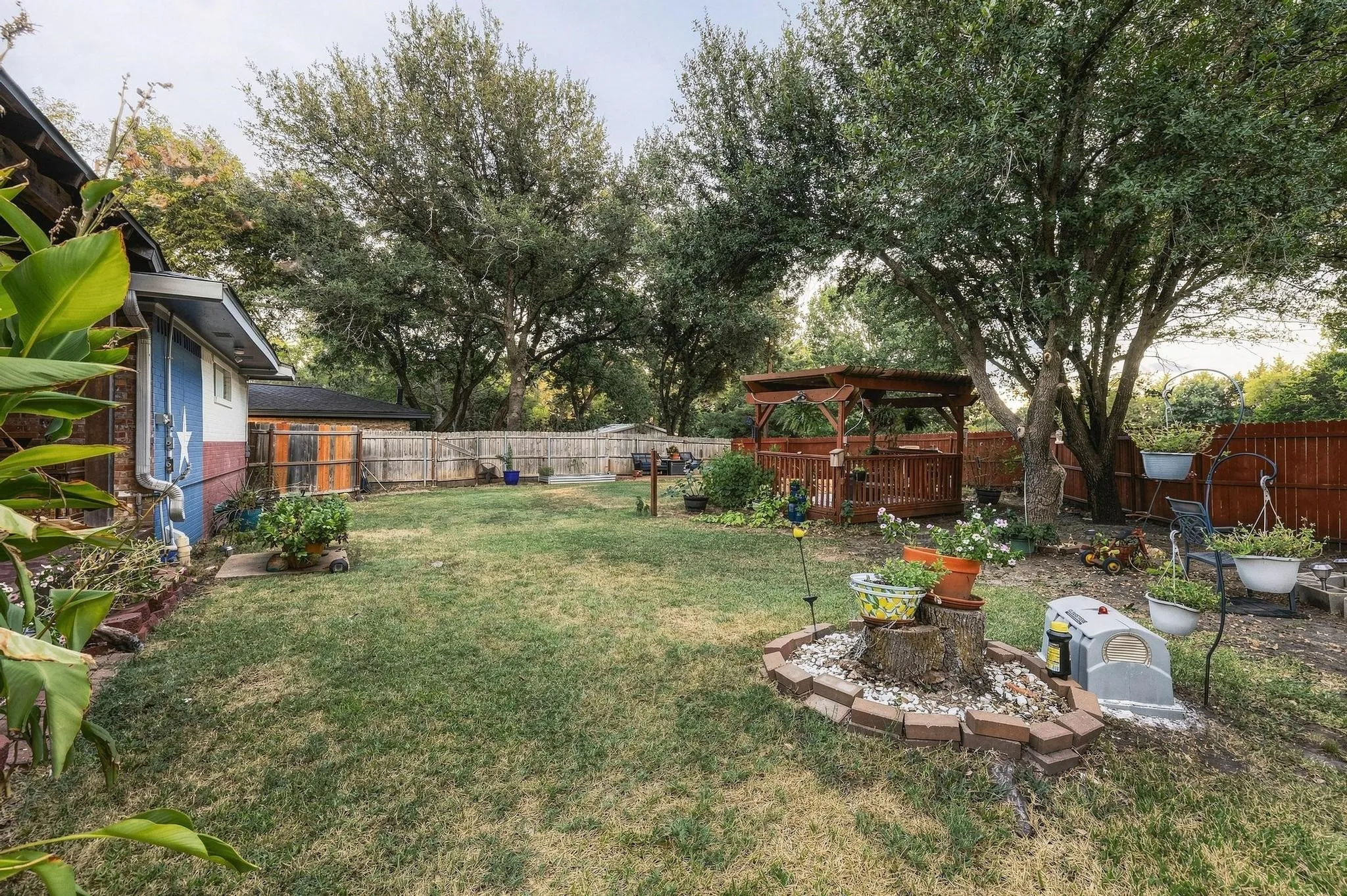 Single Family Residence For Sale in Grayson County , 9160 State Highway 56 E, Sherman, Texas 75090, 5 Bedroom, 4 Bathroom, 2 Garage spaces, 2,089 Sqft, built in 1963, mls#21379044, Real Estate Agent in Sherman, Homes For Sale in Grayson county, Homes For Sale in Sherman, Realtor in Sherman Texas, Real Estate Brokerage Independent Realty Texas, Luminita Cordes Realtor