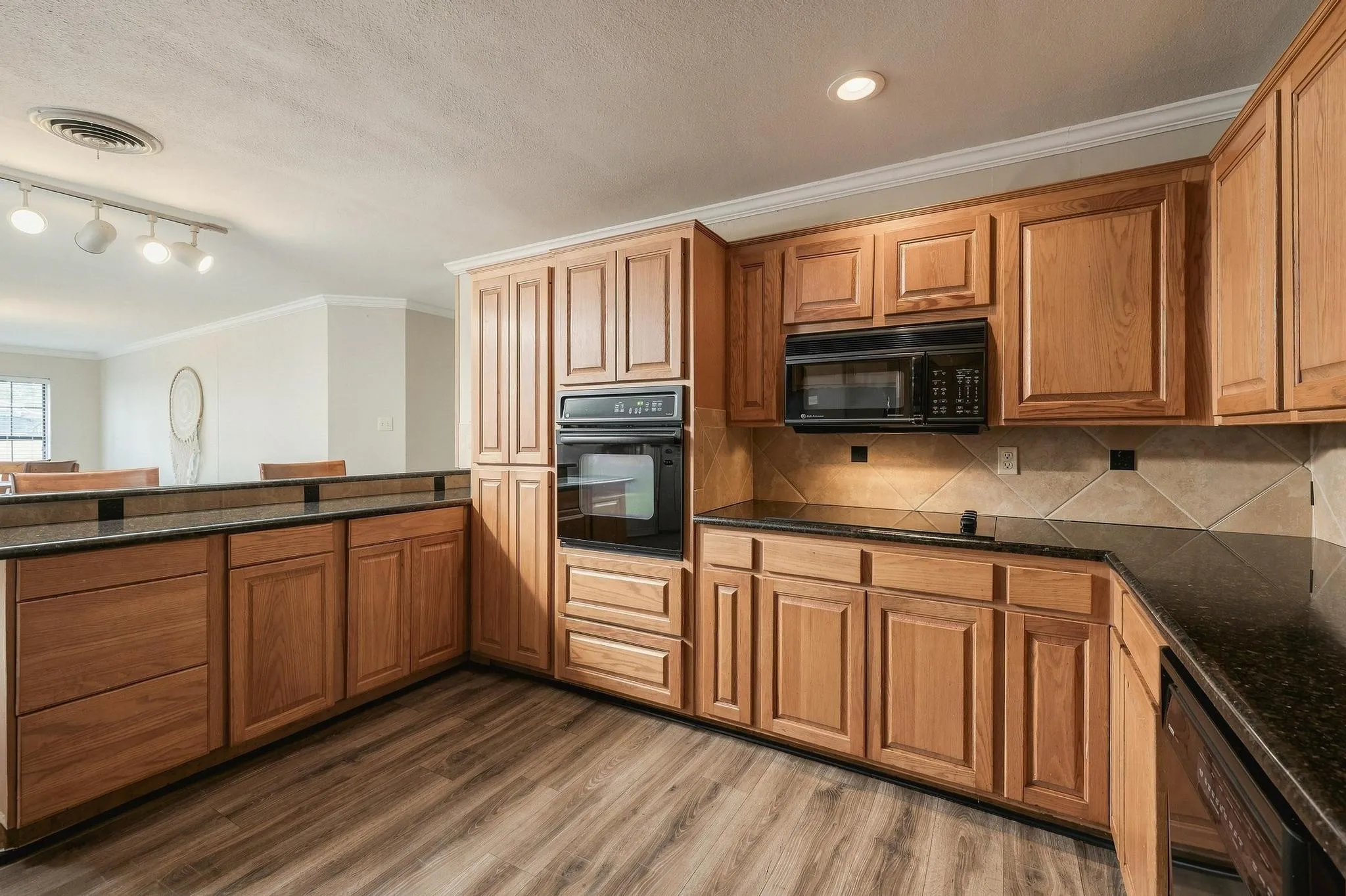Single Family Residence For Sale in Grayson County , 9160 State Highway 56 E, Sherman, Texas 75090, 5 Bedroom, 4 Bathroom, 2 Garage spaces, 2,089 Sqft, built in 1963, mls#21379044, Real Estate Agent in Sherman, Homes For Sale in Grayson county, Homes For Sale in Sherman, Realtor in Sherman Texas, Real Estate Brokerage Independent Realty Texas, Luminita Cordes Realtor