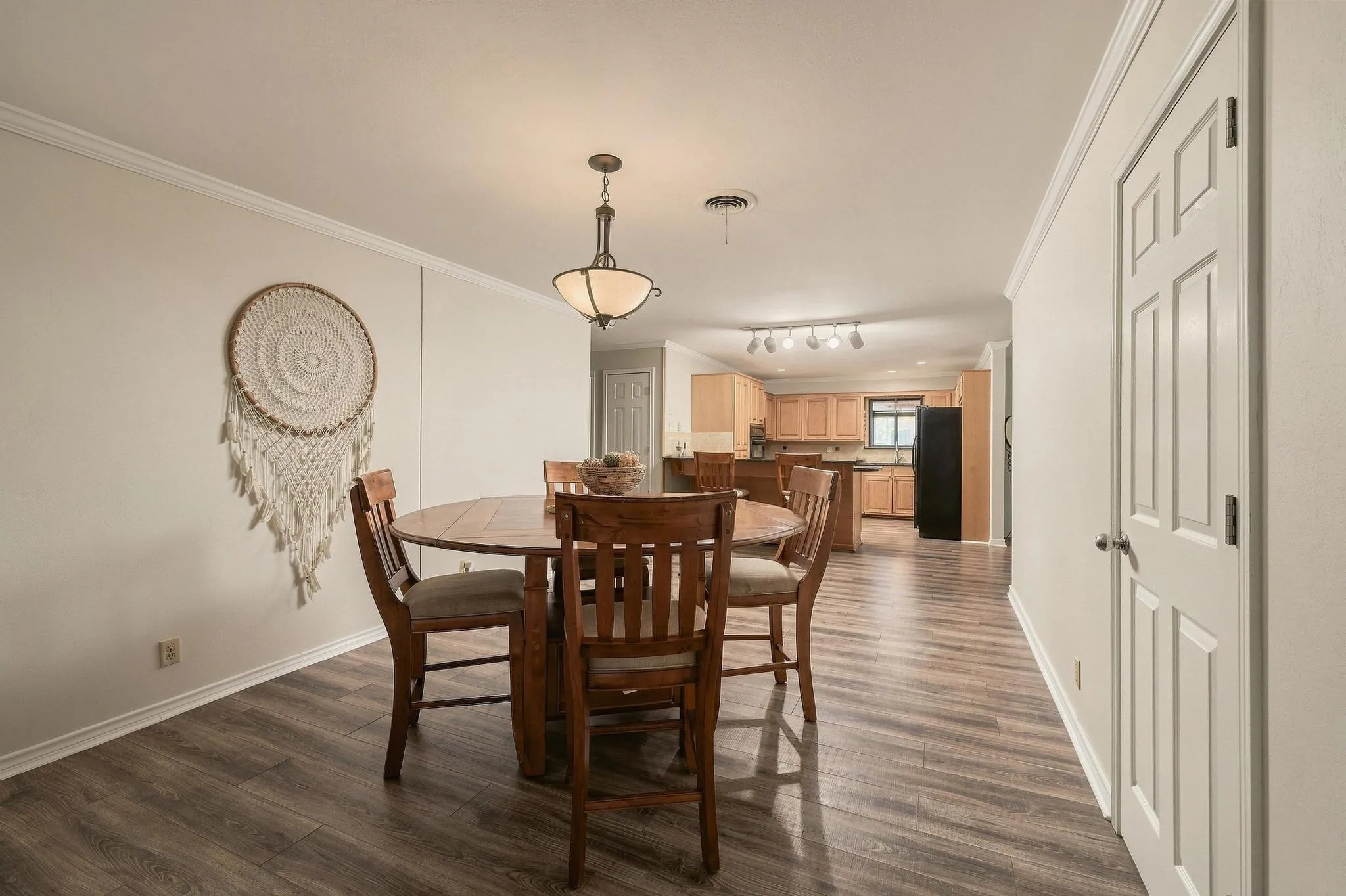 Single Family Residence For Sale in Grayson County , 9160 State Highway 56 E, Sherman, Texas 75090, 5 Bedroom, 4 Bathroom, 2 Garage spaces, 2,089 Sqft, built in 1963, mls#21379044, Real Estate Agent in Sherman, Homes For Sale in Grayson county, Homes For Sale in Sherman, Realtor in Sherman Texas, Real Estate Brokerage Independent Realty Texas, Luminita Cordes Realtor