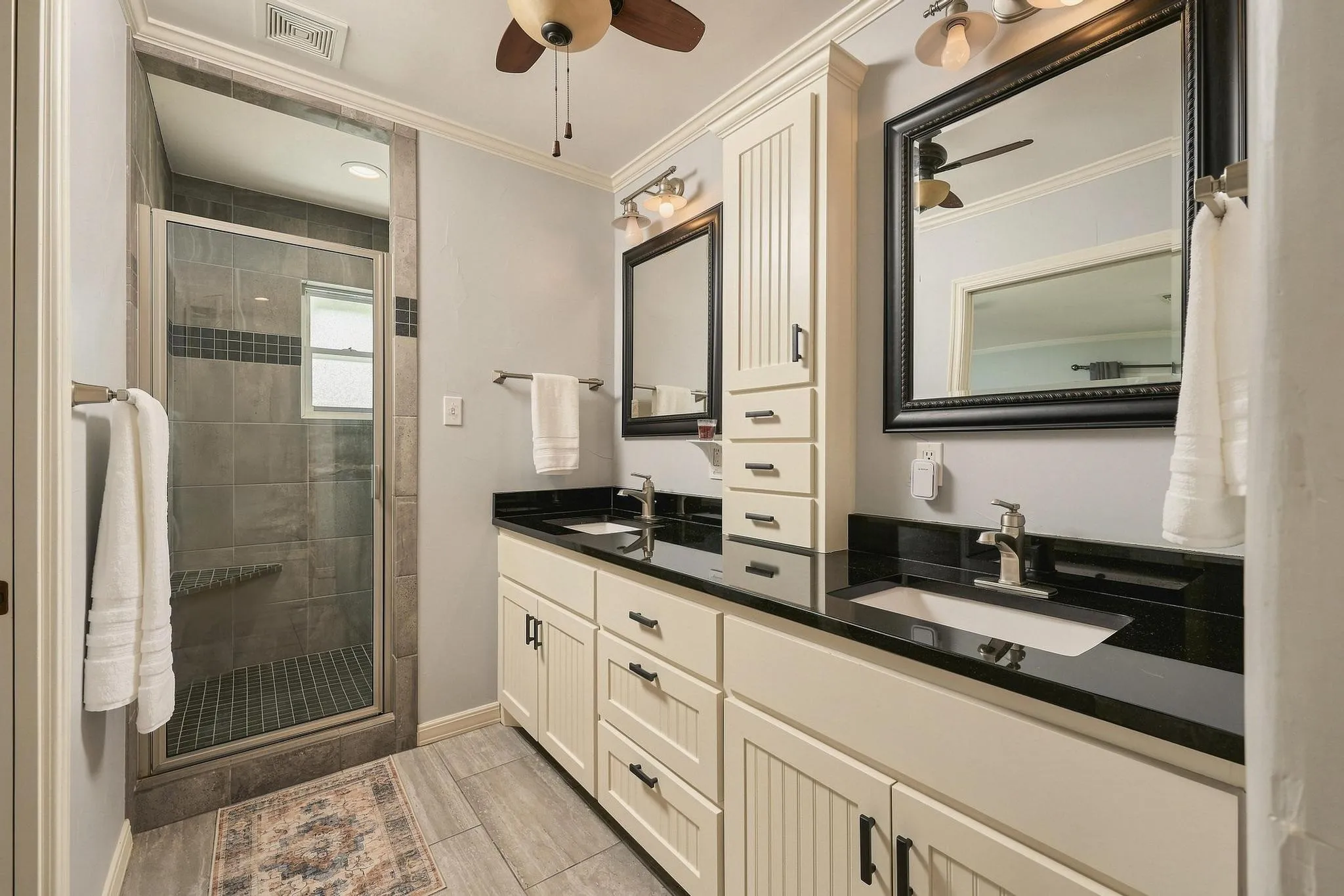 Single Family Residence For Sale in Grayson County , 9160 State Highway 56 E, Sherman, Texas 75090, 5 Bedroom, 4 Bathroom, 2 Garage spaces, 2,089 Sqft, built in 1963, mls#21379044, Real Estate Agent in Sherman, Homes For Sale in Grayson county, Homes For Sale in Sherman, Realtor in Sherman Texas, Real Estate Brokerage Independent Realty Texas, Luminita Cordes Realtor