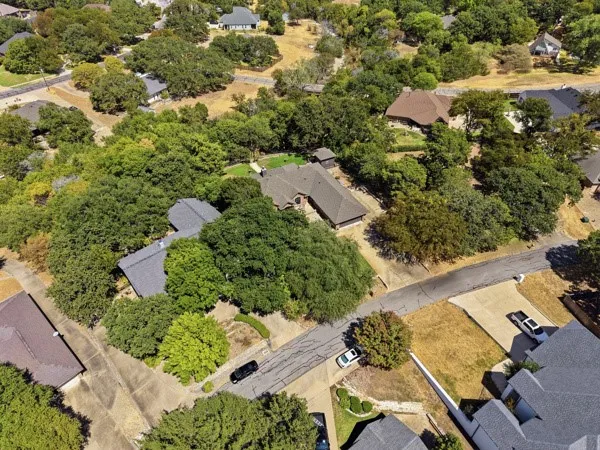 Single Family Residence For Sale in Hood County , 5004 Mohawk Court, De Cordova, Texas 76049, 3 Bedroom, 3 Bathroom, 2 Garage spaces, 2,627 Sqft, built in 2000, mls#21379530, Real Estate Agent in De Cordova, Homes For Sale in Hood county, Homes For Sale in De Cordova, Realtor in De Cordova Texas, Real Estate Brokerage Independent Realty Texas, Luminita Cordes Realtor