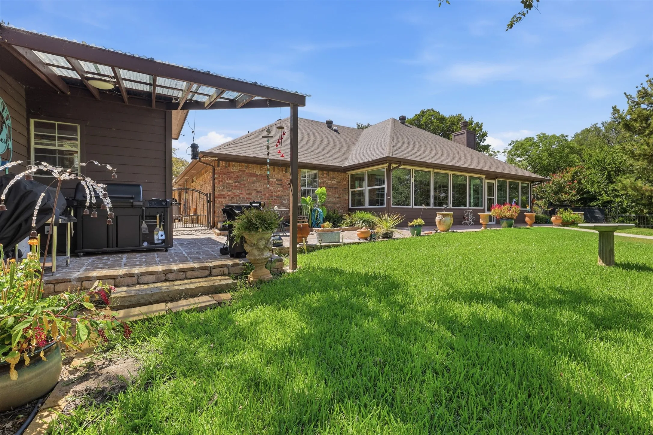 Single Family Residence For Sale in Hood County , 5004 Mohawk Court, De Cordova, Texas 76049, 3 Bedroom, 3 Bathroom, 2 Garage spaces, 2,627 Sqft, built in 2000, mls#21379530, Real Estate Agent in De Cordova, Homes For Sale in Hood county, Homes For Sale in De Cordova, Realtor in De Cordova Texas, Real Estate Brokerage Independent Realty Texas, Luminita Cordes Realtor