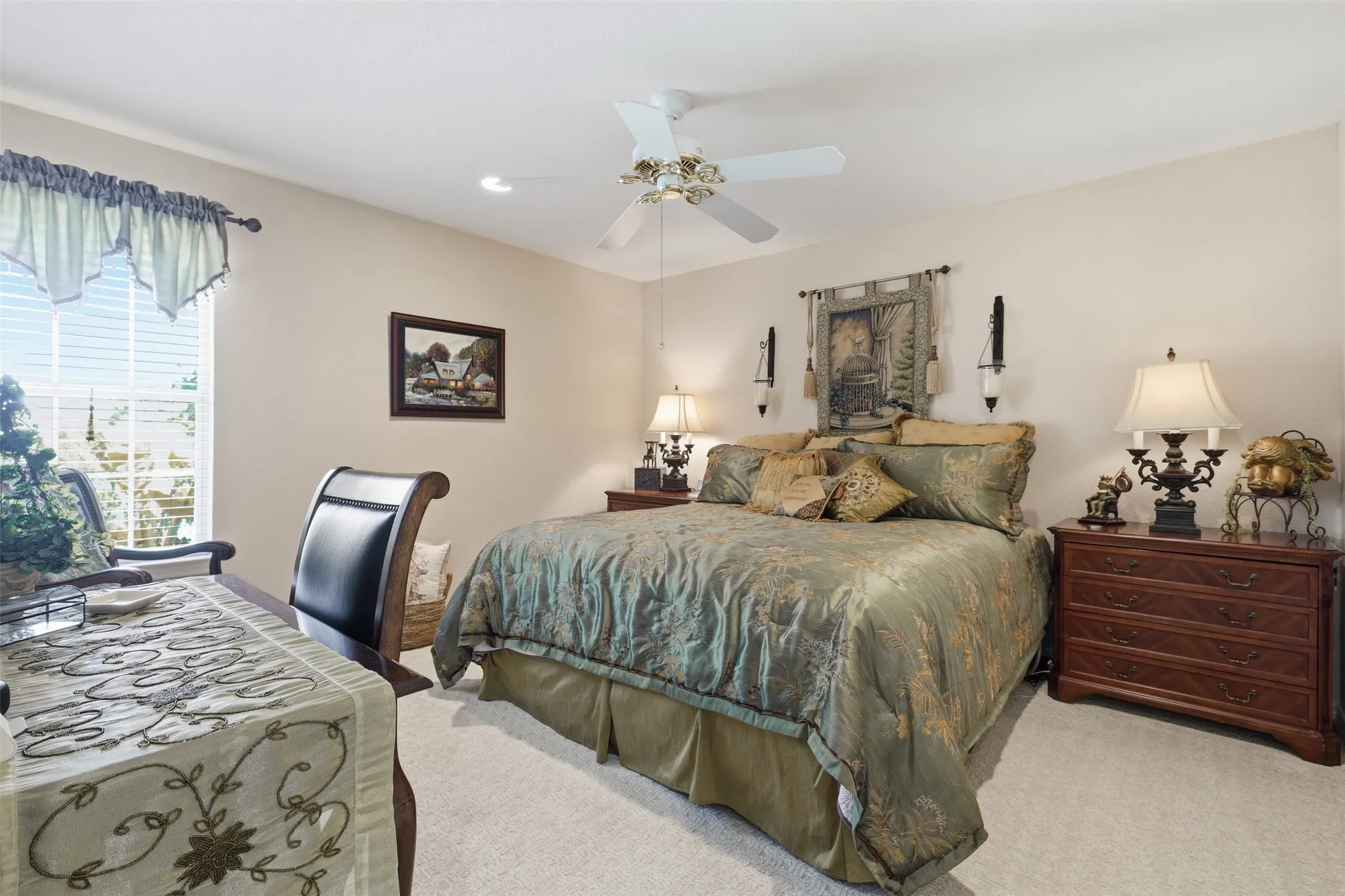 Single Family Residence For Sale in Hood County , 5004 Mohawk Court, De Cordova, Texas 76049, 3 Bedroom, 3 Bathroom, 2 Garage spaces, 2,627 Sqft, built in 2000, mls#21379530, Real Estate Agent in De Cordova, Homes For Sale in Hood county, Homes For Sale in De Cordova, Realtor in De Cordova Texas, Real Estate Brokerage Independent Realty Texas, Luminita Cordes Realtor