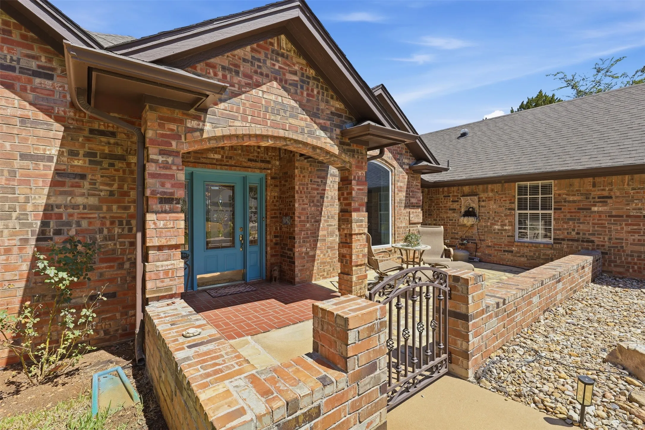 Single Family Residence For Sale in Hood County , 5004 Mohawk Court, De Cordova, Texas 76049, 3 Bedroom, 3 Bathroom, 2 Garage spaces, 2,627 Sqft, built in 2000, mls#21379530, Real Estate Agent in De Cordova, Homes For Sale in Hood county, Homes For Sale in De Cordova, Realtor in De Cordova Texas, Real Estate Brokerage Independent Realty Texas, Luminita Cordes Realtor