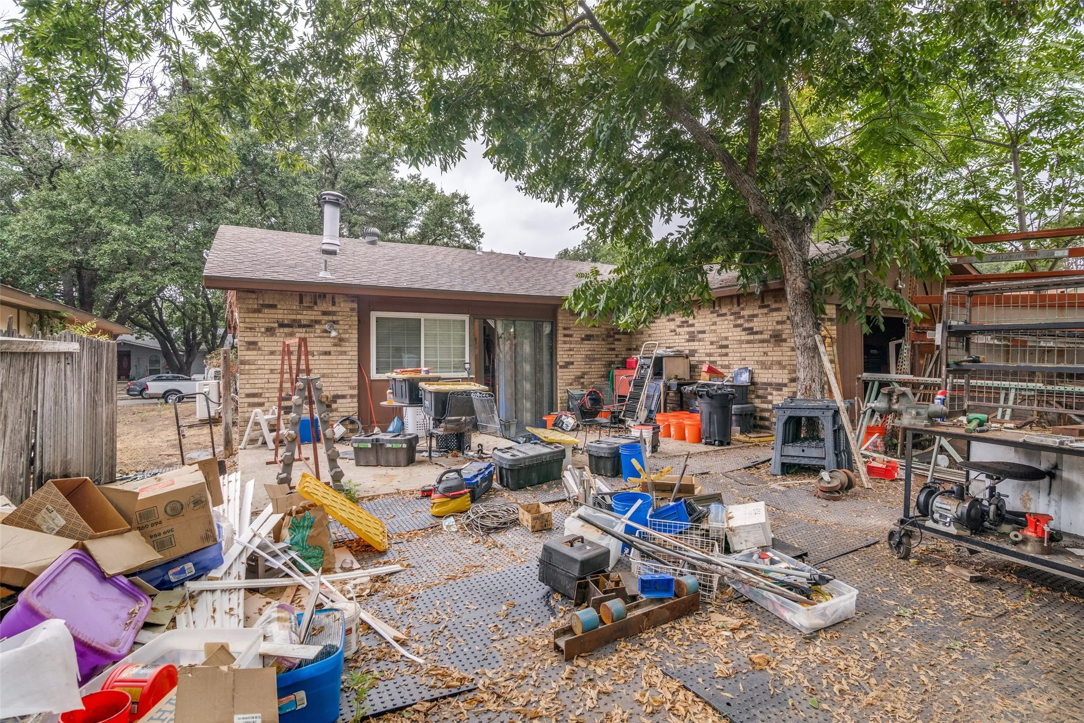 Single Family Residence For Sale in Dallas County , 2630 Dove Meadow Drive, Garland, Texas 75043, 4 Bedroom, 2 Bathroom, 2 Garage spaces, 1,649 Sqft, built in 1976, mls#21368918, Real Estate Agent in Garland, Homes For Sale in Dallas county, Homes For Sale in Garland, Realtor in Garland Texas, Real Estate Brokerage Independent Realty Texas, Luminita Cordes Realtor