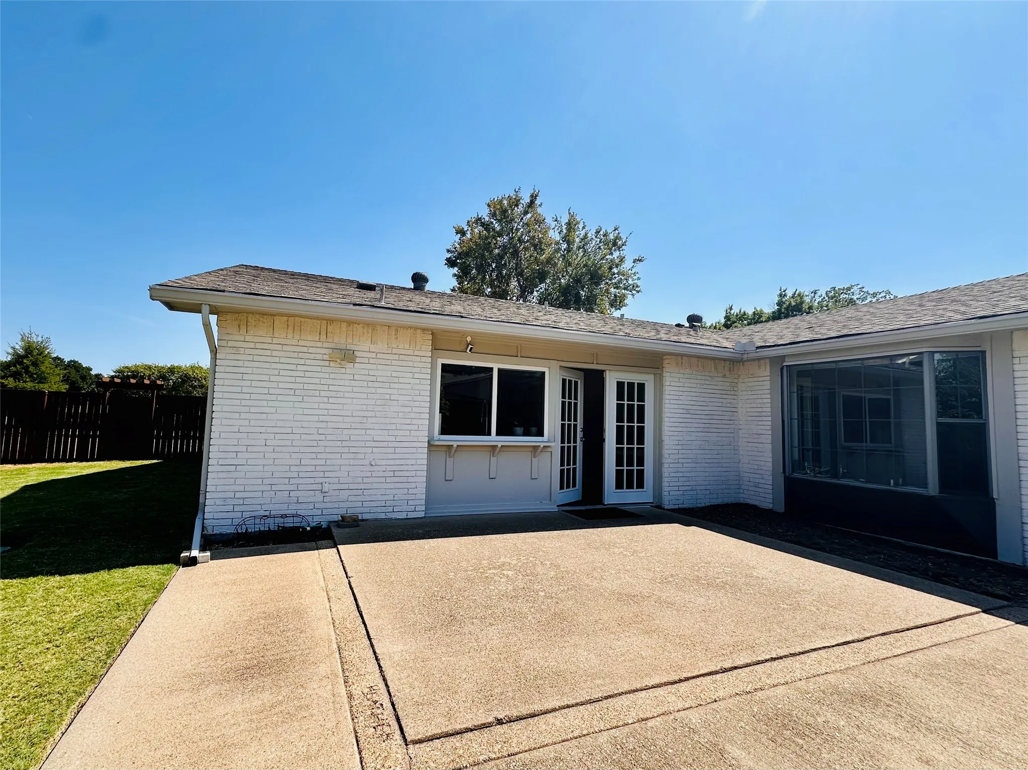 Single Family Residence For Rent in Collin County , 1533 W Spring Creek Parkway, Plano, Texas 75023, 3 Bedroom, 2 Bathroom, Garage spaces, 1,670 Sqft, built in 1976, mls#21379490, Real Estate Agent in Plano, Homes For Rent in Collin county, Homes For Rent in Plano, Realtor in Plano Texas, Real Estate Brokerage Independent Realty Texas, Luminita Cordes Realtor