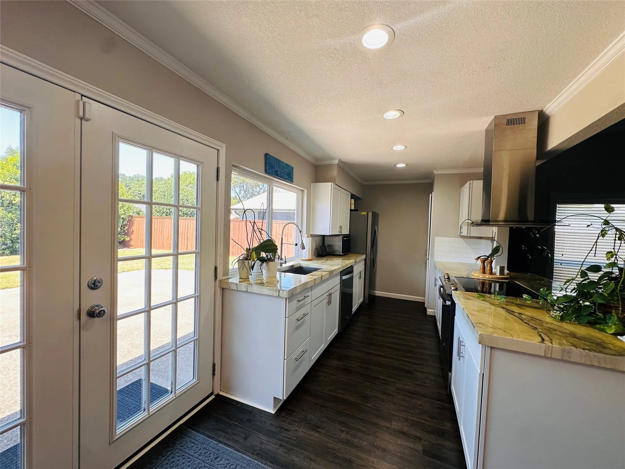 Single Family Residence For Rent in Collin County , 1533 W Spring Creek Parkway, Plano, Texas 75023, 3 Bedroom, 2 Bathroom, Garage spaces, 1,670 Sqft, built in 1976, mls#21379490, Real Estate Agent in Plano, Homes For Rent in Collin county, Homes For Rent in Plano, Realtor in Plano Texas, Real Estate Brokerage Independent Realty Texas, Luminita Cordes Realtor