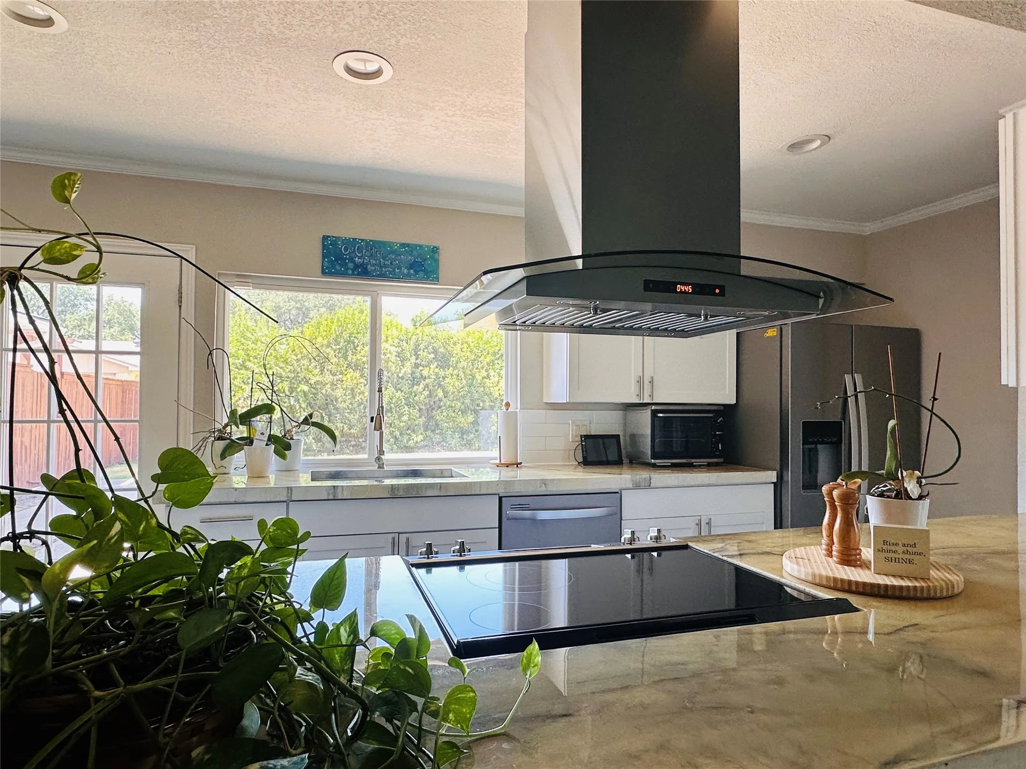 Single Family Residence For Rent in Collin County , 1533 W Spring Creek Parkway, Plano, Texas 75023, 3 Bedroom, 2 Bathroom, Garage spaces, 1,670 Sqft, built in 1976, mls#21379490, Real Estate Agent in Plano, Homes For Rent in Collin county, Homes For Rent in Plano, Realtor in Plano Texas, Real Estate Brokerage Independent Realty Texas, Luminita Cordes Realtor