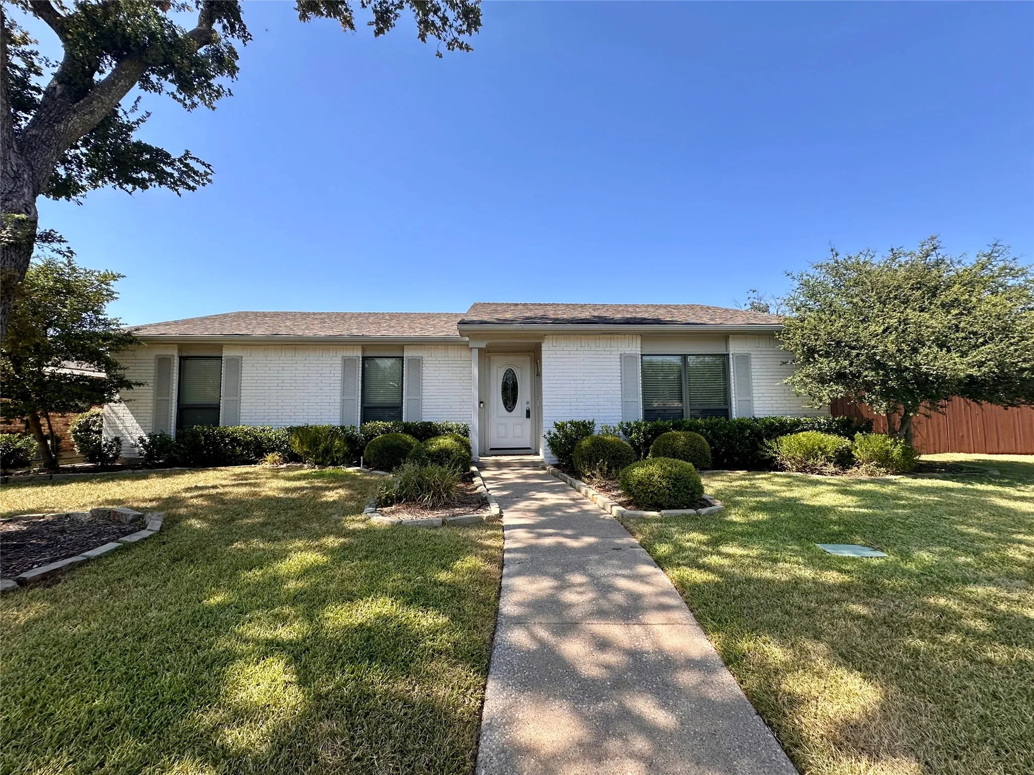 Single Family Residence For Rent in Collin County , 1533 W Spring Creek Parkway, Plano, Texas 75023, 3 Bedroom, 2 Bathroom, Garage spaces, 1,670 Sqft, built in 1976, mls#21379490, Real Estate Agent in Plano, Homes For Rent in Collin county, Homes For Rent in Plano, Realtor in Plano Texas, Real Estate Brokerage Independent Realty Texas, Luminita Cordes Realtor