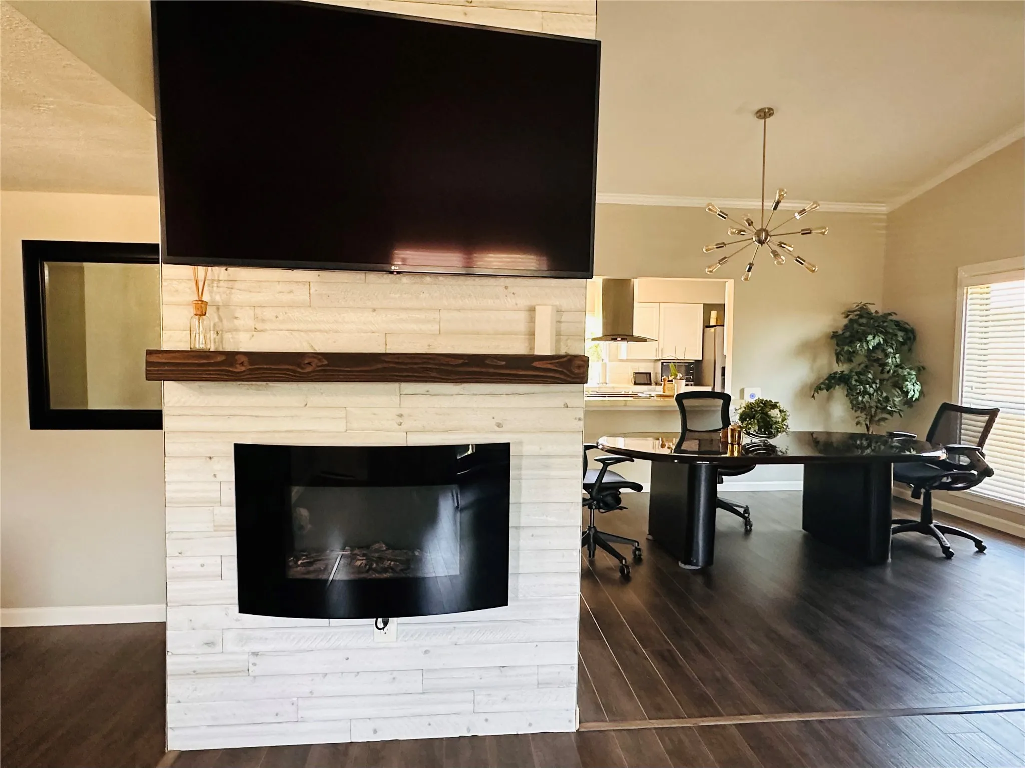 Single Family Residence For Rent in Collin County , 1533 W Spring Creek Parkway, Plano, Texas 75023, 3 Bedroom, 2 Bathroom, Garage spaces, 1,670 Sqft, built in 1976, mls#21379490, Real Estate Agent in Plano, Homes For Rent in Collin county, Homes For Rent in Plano, Realtor in Plano Texas, Real Estate Brokerage Independent Realty Texas, Luminita Cordes Realtor