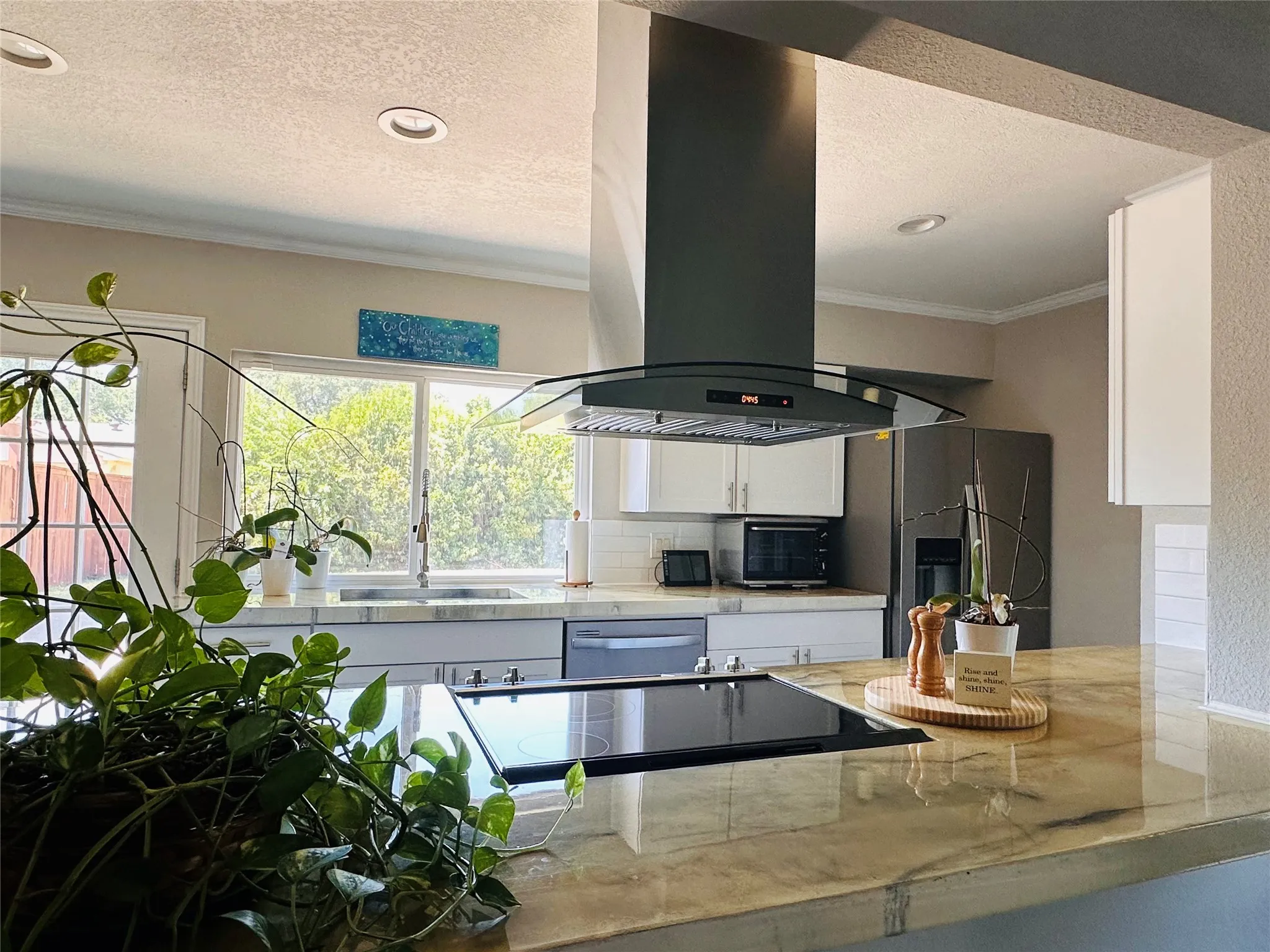 Single Family Residence For Rent in Collin County , 1533 W Spring Creek Parkway, Plano, Texas 75023, 3 Bedroom, 2 Bathroom, Garage spaces, 1,670 Sqft, built in 1976, mls#21379490, Real Estate Agent in Plano, Homes For Rent in Collin county, Homes For Rent in Plano, Realtor in Plano Texas, Real Estate Brokerage Independent Realty Texas, Luminita Cordes Realtor