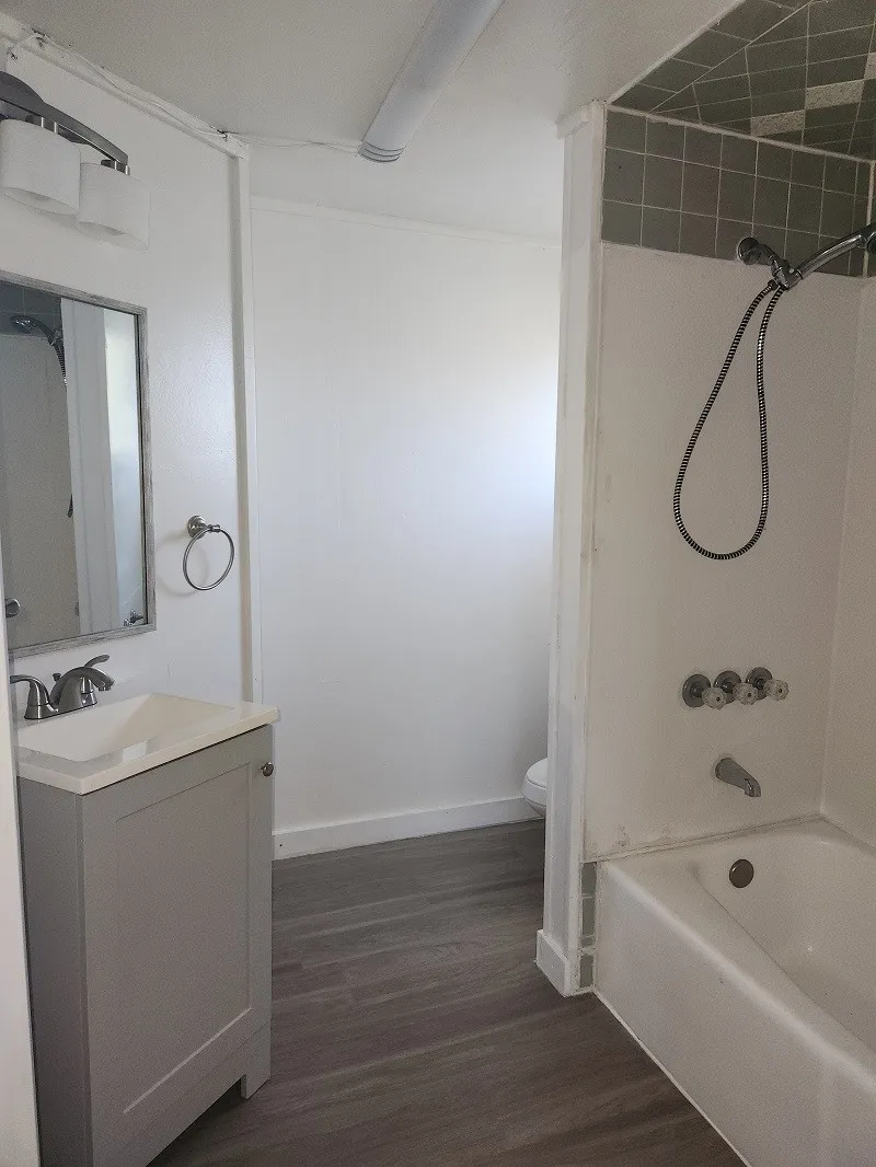 Single Family Residence For Rent in Fannin County , 4494 N US Highway 69, Leonard, Texas 75452, 3 Bedroom, 2 Bathroom, Garage spaces, 1,472 Sqft, built in 1940, mls#21379532, Real Estate Agent in Leonard, Homes For Rent in Fannin county, Homes For Rent in Leonard, Realtor in Leonard Texas, Real Estate Brokerage Independent Realty Texas, Luminita Cordes Realtor