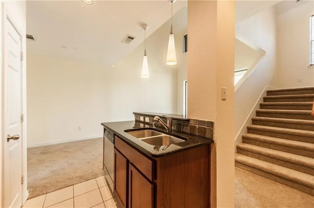 Townhouse For Rent in Dallas County , 2012 Azure Pointe, Richardson, Texas 75080, 2 Bedroom, 2 Bathroom, 2 Garage spaces, 1,497 Sqft, built in 2006, mls#21379533, Real Estate Agent in Richardson, Homes For Rent in Dallas county, Homes For Rent in Richardson, Realtor in Richardson Texas, Real Estate Brokerage Independent Realty Texas, Luminita Cordes Realtor
