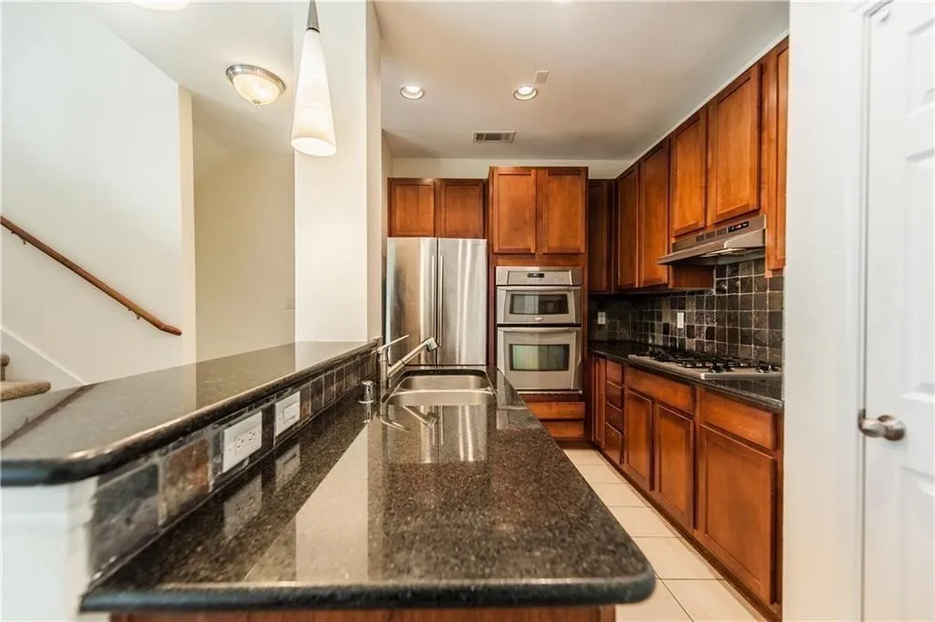 Townhouse For Rent in Dallas County , 2012 Azure Pointe, Richardson, Texas 75080, 2 Bedroom, 2 Bathroom, 2 Garage spaces, 1,497 Sqft, built in 2006, mls#21379533, Real Estate Agent in Richardson, Homes For Rent in Dallas county, Homes For Rent in Richardson, Realtor in Richardson Texas, Real Estate Brokerage Independent Realty Texas, Luminita Cordes Realtor
