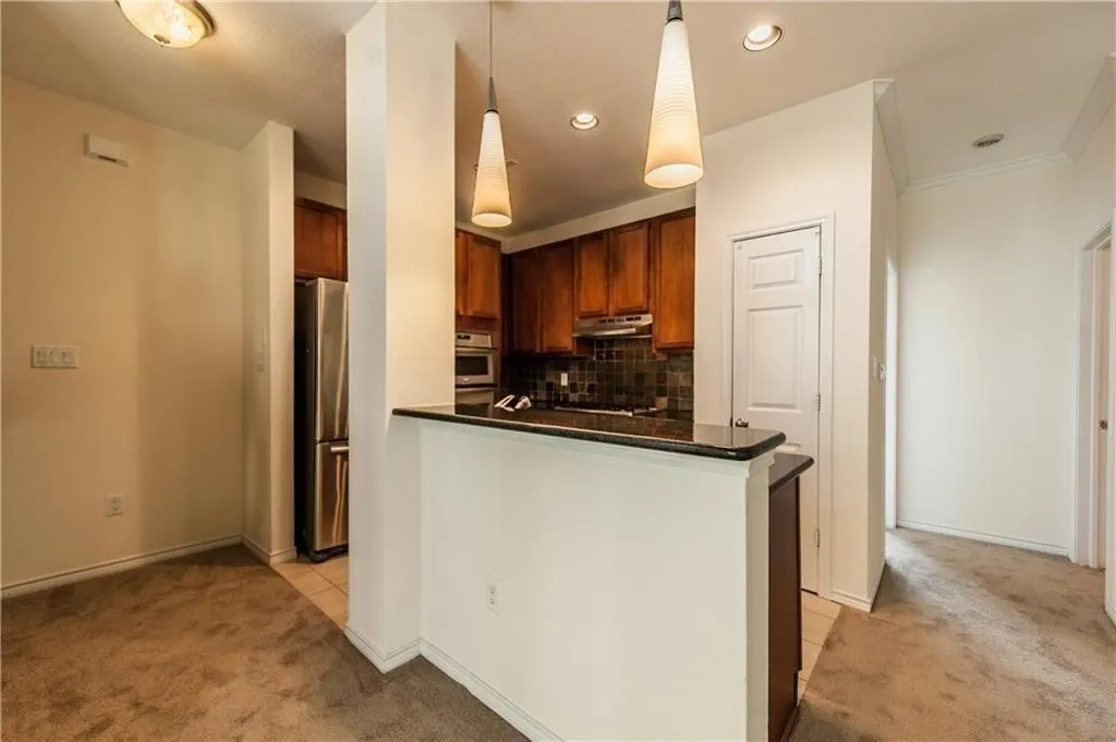 Townhouse For Rent in Dallas County , 2012 Azure Pointe, Richardson, Texas 75080, 2 Bedroom, 2 Bathroom, 2 Garage spaces, 1,497 Sqft, built in 2006, mls#21379533, Real Estate Agent in Richardson, Homes For Rent in Dallas county, Homes For Rent in Richardson, Realtor in Richardson Texas, Real Estate Brokerage Independent Realty Texas, Luminita Cordes Realtor