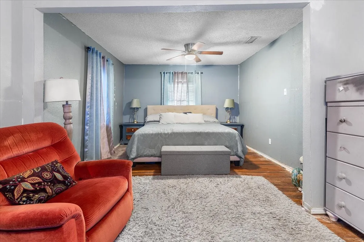 Single Family Residence For Sale in Dallas County , 2801 Crystal Drive, Balch Springs, Texas 75180, 3 Bedroom, 2 Bathroom, Garage spaces, 1,380 Sqft, built in 1950, mls#21367497, Real Estate Agent in Balch Springs, Homes For Sale in Dallas county, Homes For Sale in Balch Springs, Realtor in Balch Springs Texas, Real Estate Brokerage Independent Realty Texas, Luminita Cordes Realtor