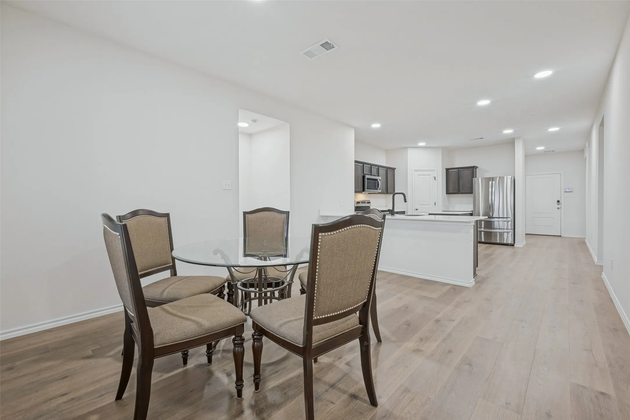 Single Family Residence For Sale in Denton County , 1104 Saddlehorn Drive, Denton, Texas 76207, 5 Bedroom, 2 Bathroom, 2 Garage spaces, 1,949 Sqft, built in 2022, mls#21379535, Real Estate Agent in Denton, Homes For Sale in Denton county, Homes For Sale in Denton, Realtor in Denton Texas, Real Estate Brokerage Independent Realty Texas, Luminita Cordes Realtor