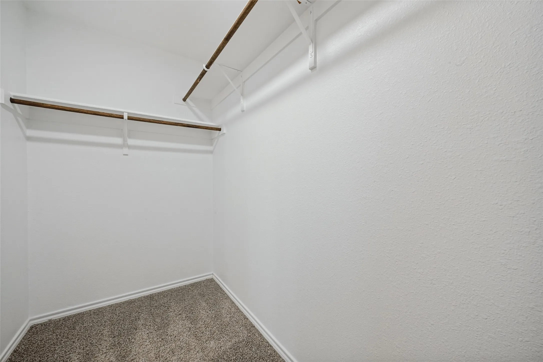 Single Family Residence For Sale in Denton County , 1104 Saddlehorn Drive, Denton, Texas 76207, 5 Bedroom, 2 Bathroom, 2 Garage spaces, 1,949 Sqft, built in 2022, mls#21379535, Real Estate Agent in Denton, Homes For Sale in Denton county, Homes For Sale in Denton, Realtor in Denton Texas, Real Estate Brokerage Independent Realty Texas, Luminita Cordes Realtor