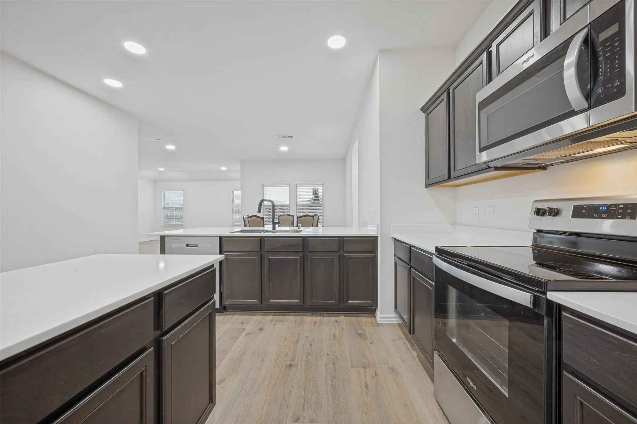 Single Family Residence For Sale in Denton County , 1104 Saddlehorn Drive, Denton, Texas 76207, 5 Bedroom, 2 Bathroom, 2 Garage spaces, 1,949 Sqft, built in 2022, mls#21379535, Real Estate Agent in Denton, Homes For Sale in Denton county, Homes For Sale in Denton, Realtor in Denton Texas, Real Estate Brokerage Independent Realty Texas, Luminita Cordes Realtor