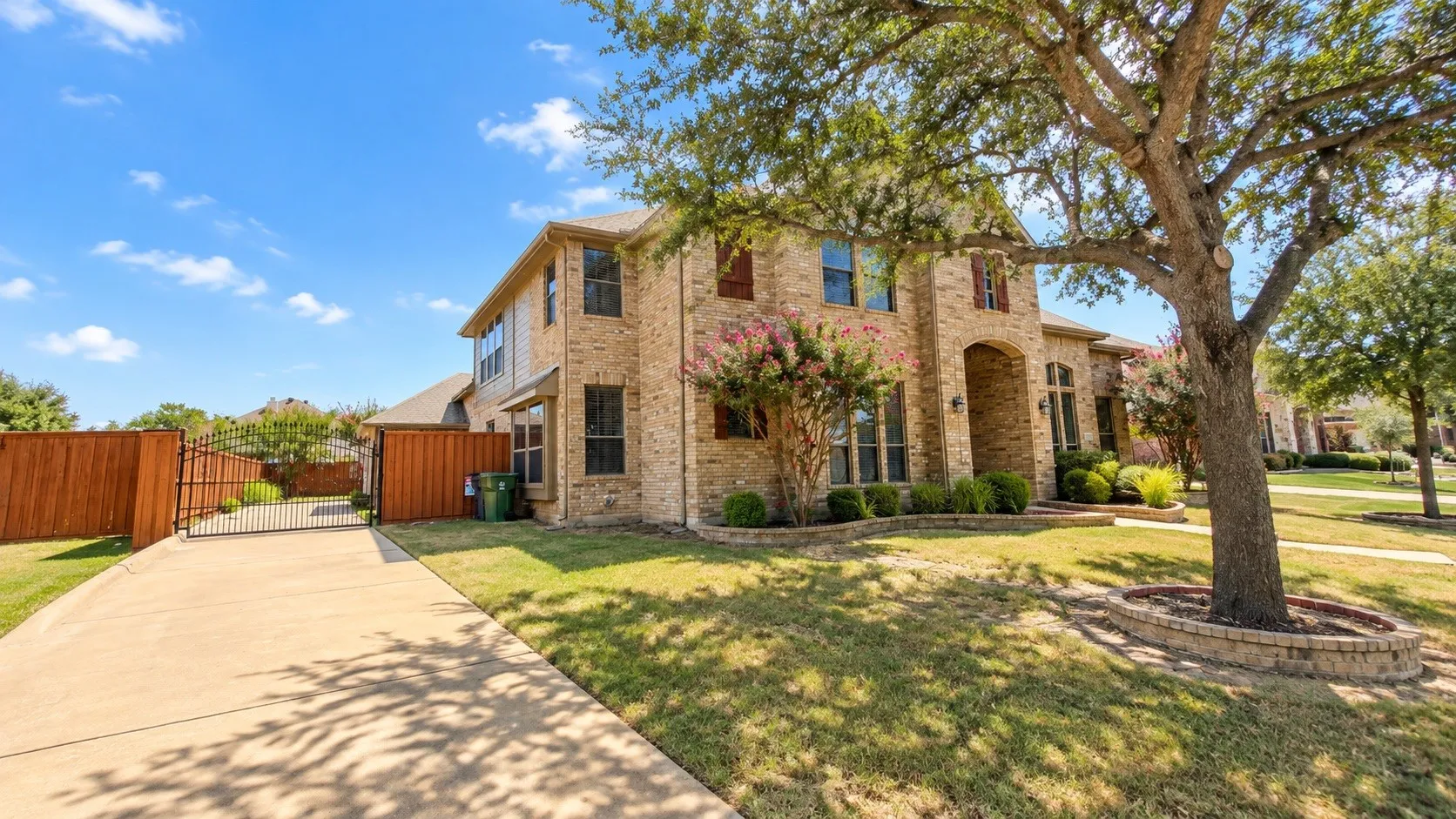 Single Family Residence For Sale in Collin County , 730 Rosewood Drive, Murphy, Texas 75094, 5 Bedroom, 4 Bathroom, 2 Garage spaces, 4,031 Sqft, built in 2007, mls#21378188, Real Estate Agent in Murphy, Homes For Sale in Collin county, Homes For Sale in Murphy, Realtor in Murphy Texas, Real Estate Brokerage Independent Realty Texas, Luminita Cordes Realtor