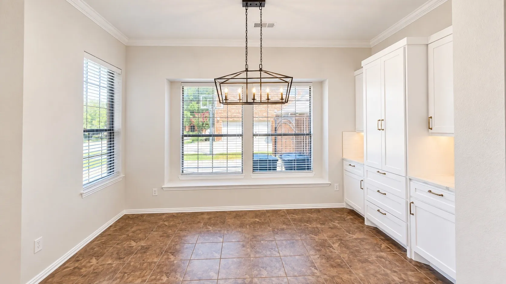 Single Family Residence For Sale in Collin County , 730 Rosewood Drive, Murphy, Texas 75094, 5 Bedroom, 4 Bathroom, 2 Garage spaces, 4,031 Sqft, built in 2007, mls#21378188, Real Estate Agent in Murphy, Homes For Sale in Collin county, Homes For Sale in Murphy, Realtor in Murphy Texas, Real Estate Brokerage Independent Realty Texas, Luminita Cordes Realtor
