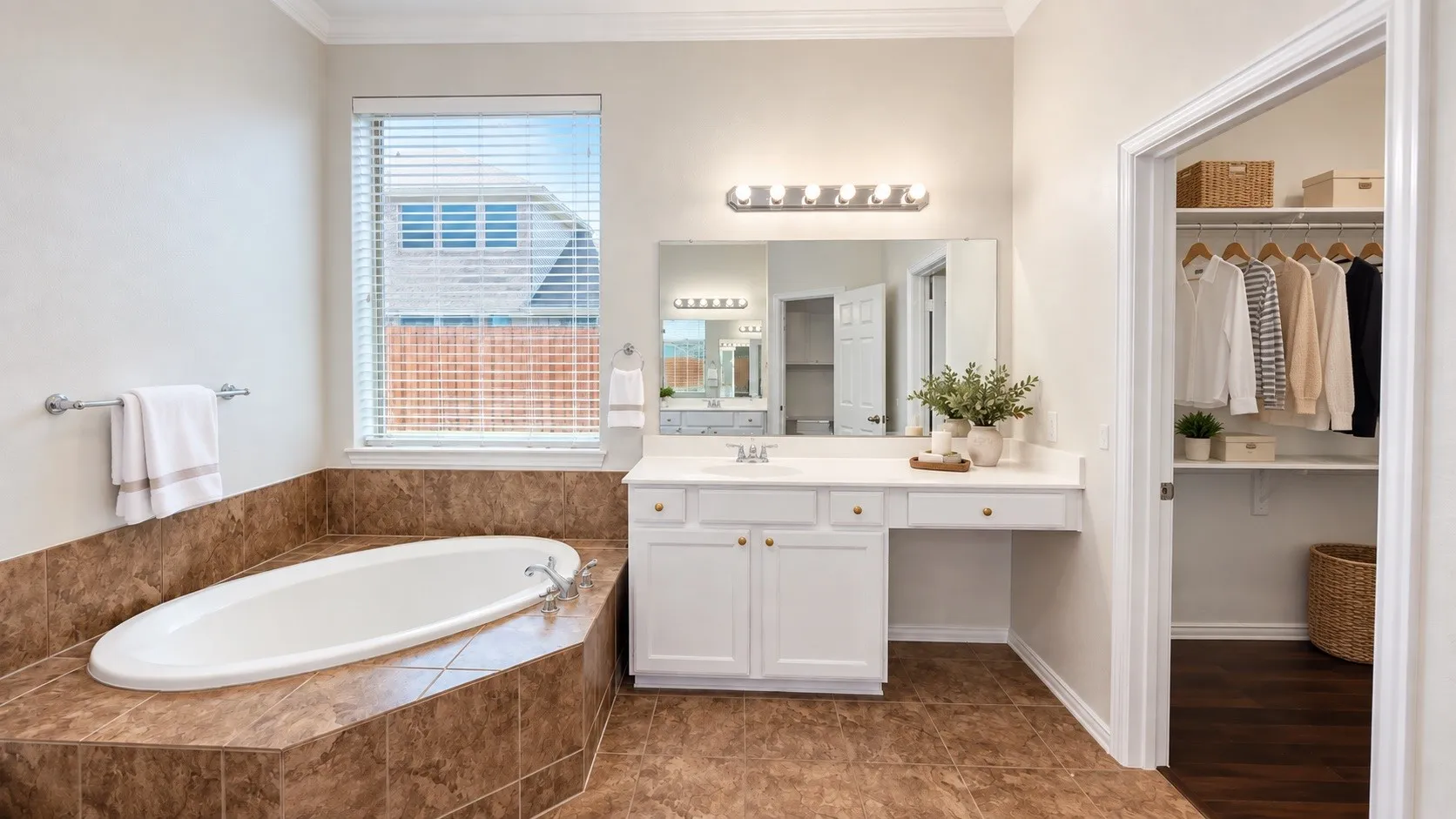 Single Family Residence For Sale in Collin County , 730 Rosewood Drive, Murphy, Texas 75094, 5 Bedroom, 4 Bathroom, 2 Garage spaces, 4,031 Sqft, built in 2007, mls#21378188, Real Estate Agent in Murphy, Homes For Sale in Collin county, Homes For Sale in Murphy, Realtor in Murphy Texas, Real Estate Brokerage Independent Realty Texas, Luminita Cordes Realtor