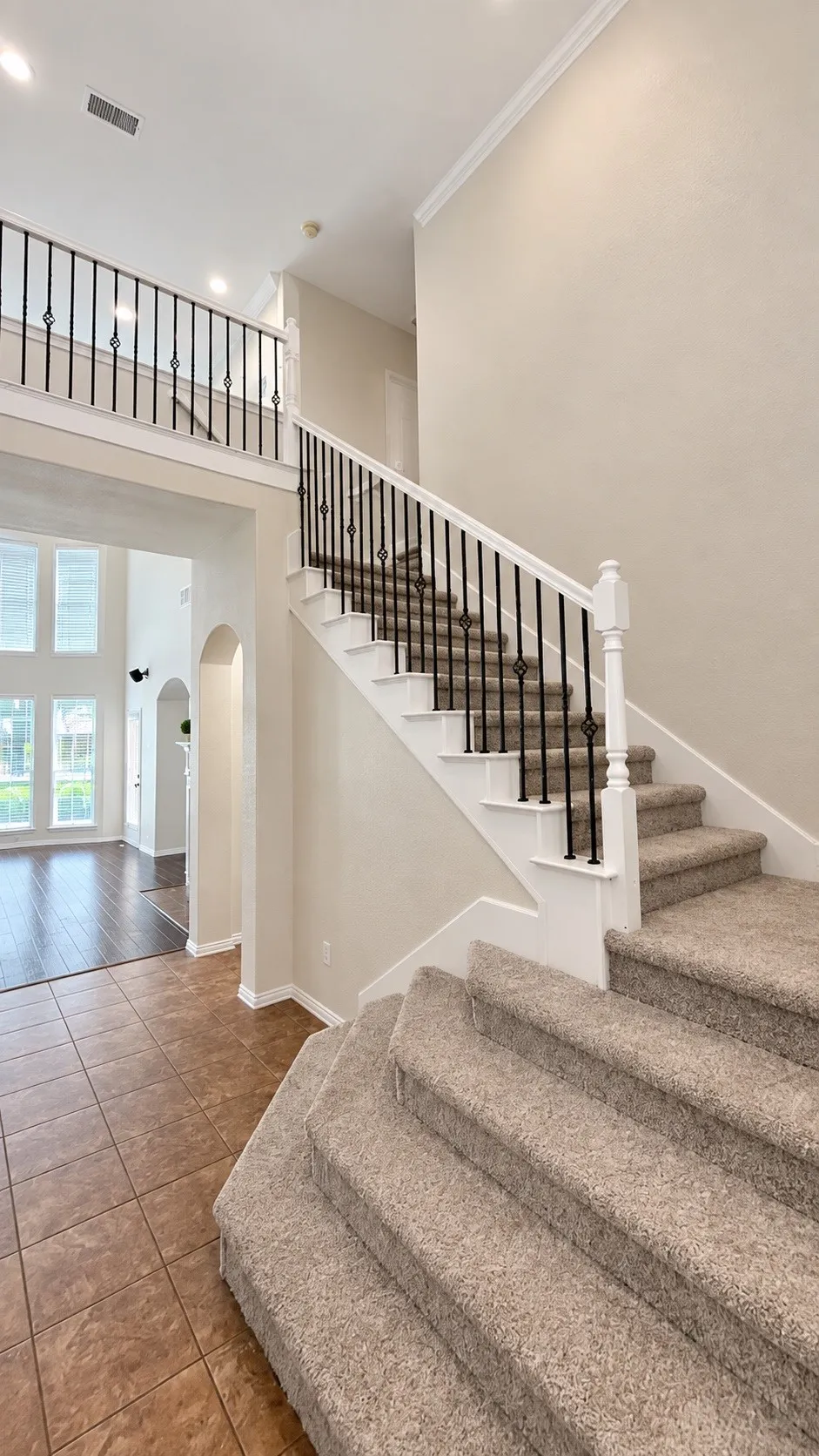 Single Family Residence For Sale in Collin County , 730 Rosewood Drive, Murphy, Texas 75094, 5 Bedroom, 4 Bathroom, 2 Garage spaces, 4,031 Sqft, built in 2007, mls#21378188, Real Estate Agent in Murphy, Homes For Sale in Collin county, Homes For Sale in Murphy, Realtor in Murphy Texas, Real Estate Brokerage Independent Realty Texas, Luminita Cordes Realtor