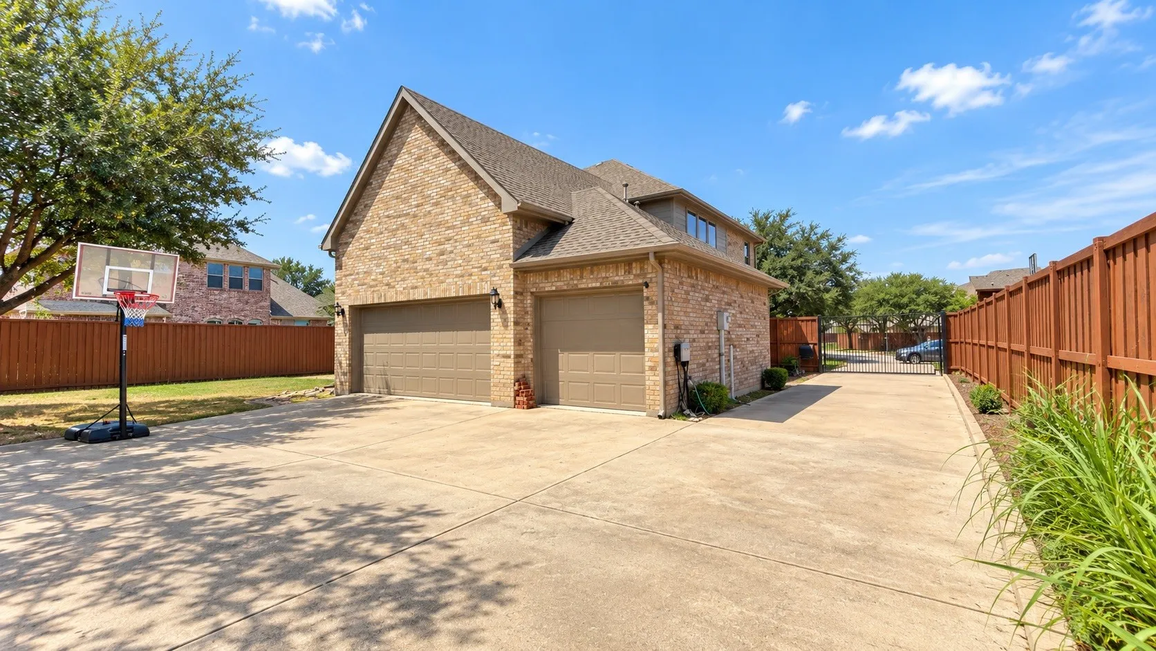 Single Family Residence For Sale in Collin County , 730 Rosewood Drive, Murphy, Texas 75094, 5 Bedroom, 4 Bathroom, 2 Garage spaces, 4,031 Sqft, built in 2007, mls#21378188, Real Estate Agent in Murphy, Homes For Sale in Collin county, Homes For Sale in Murphy, Realtor in Murphy Texas, Real Estate Brokerage Independent Realty Texas, Luminita Cordes Realtor