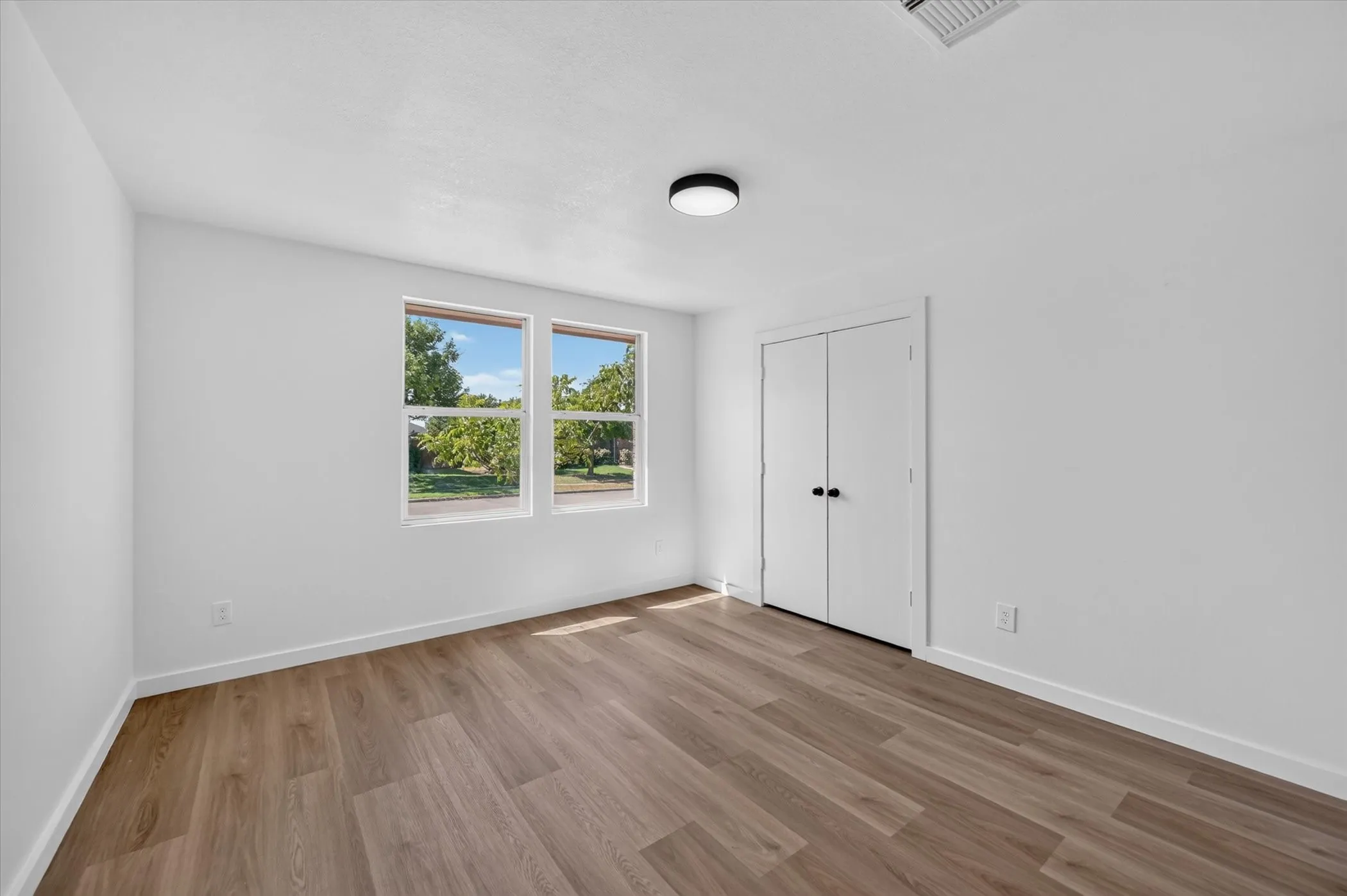 Single Family Residence For Sale in Collin County , 2907 Sheridan Lane, Wylie, Texas 75098, 4 Bedroom, 2 Bathroom, 2 Garage spaces, 2,088 Sqft, built in 2004, mls#21379487, Real Estate Agent in Wylie, Homes For Sale in Collin county, Homes For Sale in Wylie, Realtor in Wylie Texas, Real Estate Brokerage Independent Realty Texas, Luminita Cordes Realtor