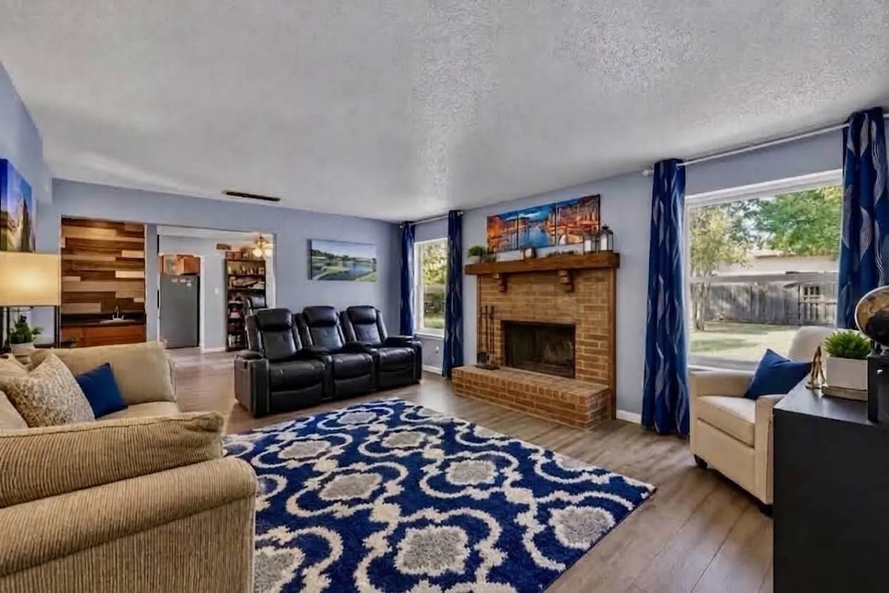 Single Family Residence For Sale in Dallas County , 850 Frances Drive, Grand Prairie, Texas 75052, 3 Bedroom, 3 Bathroom, 2 Garage spaces, 1,924 Sqft, built in 1980, mls#21358146, Real Estate Agent in Grand Prairie, Homes For Sale in Dallas county, Homes For Sale in Grand Prairie, Realtor in Grand Prairie Texas, Real Estate Brokerage Independent Realty Texas, Luminita Cordes Realtor