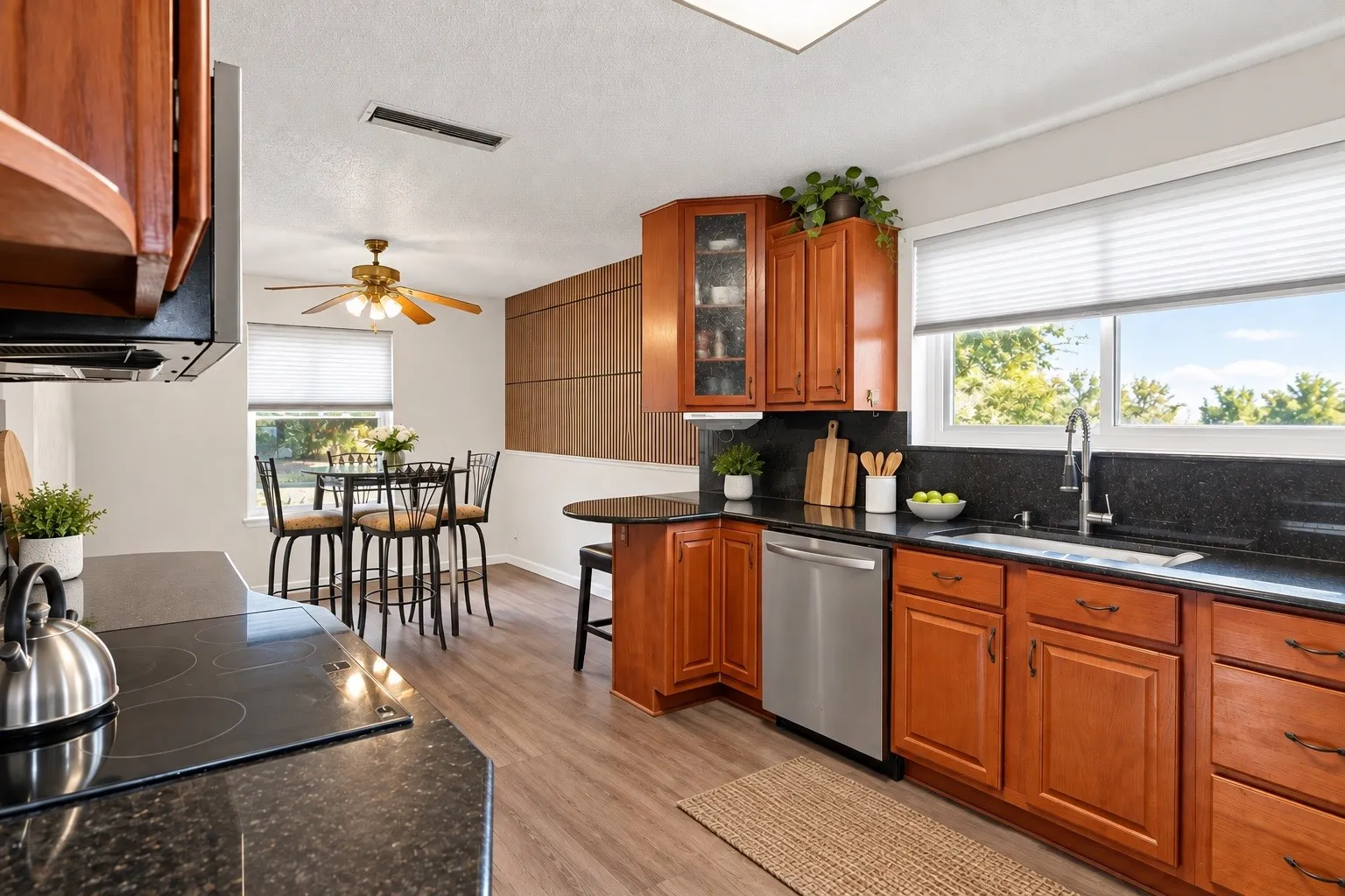 Single Family Residence For Sale in Dallas County , 850 Frances Drive, Grand Prairie, Texas 75052, 3 Bedroom, 3 Bathroom, 2 Garage spaces, 1,924 Sqft, built in 1980, mls#21358146, Real Estate Agent in Grand Prairie, Homes For Sale in Dallas county, Homes For Sale in Grand Prairie, Realtor in Grand Prairie Texas, Real Estate Brokerage Independent Realty Texas, Luminita Cordes Realtor