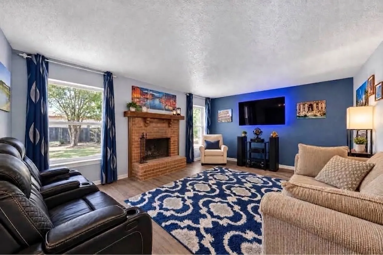 Single Family Residence For Sale in Dallas County , 850 Frances Drive, Grand Prairie, Texas 75052, 3 Bedroom, 3 Bathroom, 2 Garage spaces, 1,924 Sqft, built in 1980, mls#21358146, Real Estate Agent in Grand Prairie, Homes For Sale in Dallas county, Homes For Sale in Grand Prairie, Realtor in Grand Prairie Texas, Real Estate Brokerage Independent Realty Texas, Luminita Cordes Realtor
