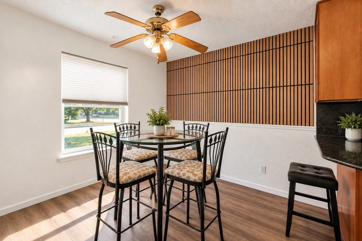 Single Family Residence For Sale in Dallas County , 850 Frances Drive, Grand Prairie, Texas 75052, 3 Bedroom, 3 Bathroom, 2 Garage spaces, 1,924 Sqft, built in 1980, mls#21358146, Real Estate Agent in Grand Prairie, Homes For Sale in Dallas county, Homes For Sale in Grand Prairie, Realtor in Grand Prairie Texas, Real Estate Brokerage Independent Realty Texas, Luminita Cordes Realtor