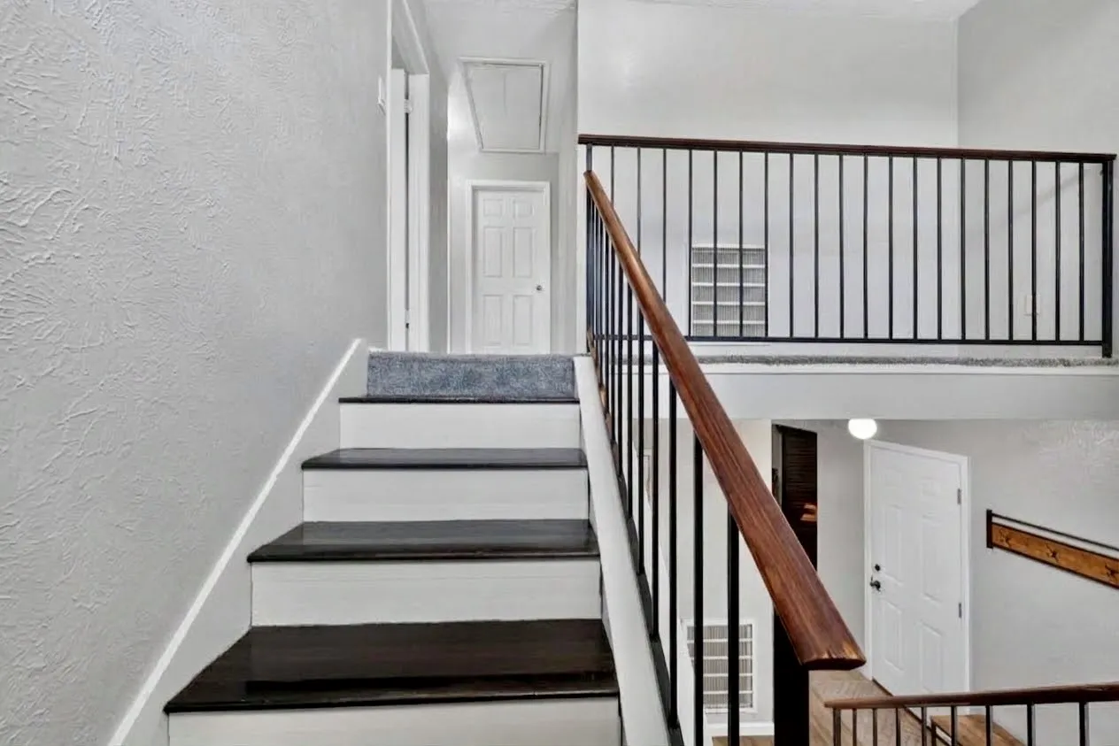 Single Family Residence For Sale in Dallas County , 850 Frances Drive, Grand Prairie, Texas 75052, 3 Bedroom, 3 Bathroom, 2 Garage spaces, 1,924 Sqft, built in 1980, mls#21358146, Real Estate Agent in Grand Prairie, Homes For Sale in Dallas county, Homes For Sale in Grand Prairie, Realtor in Grand Prairie Texas, Real Estate Brokerage Independent Realty Texas, Luminita Cordes Realtor