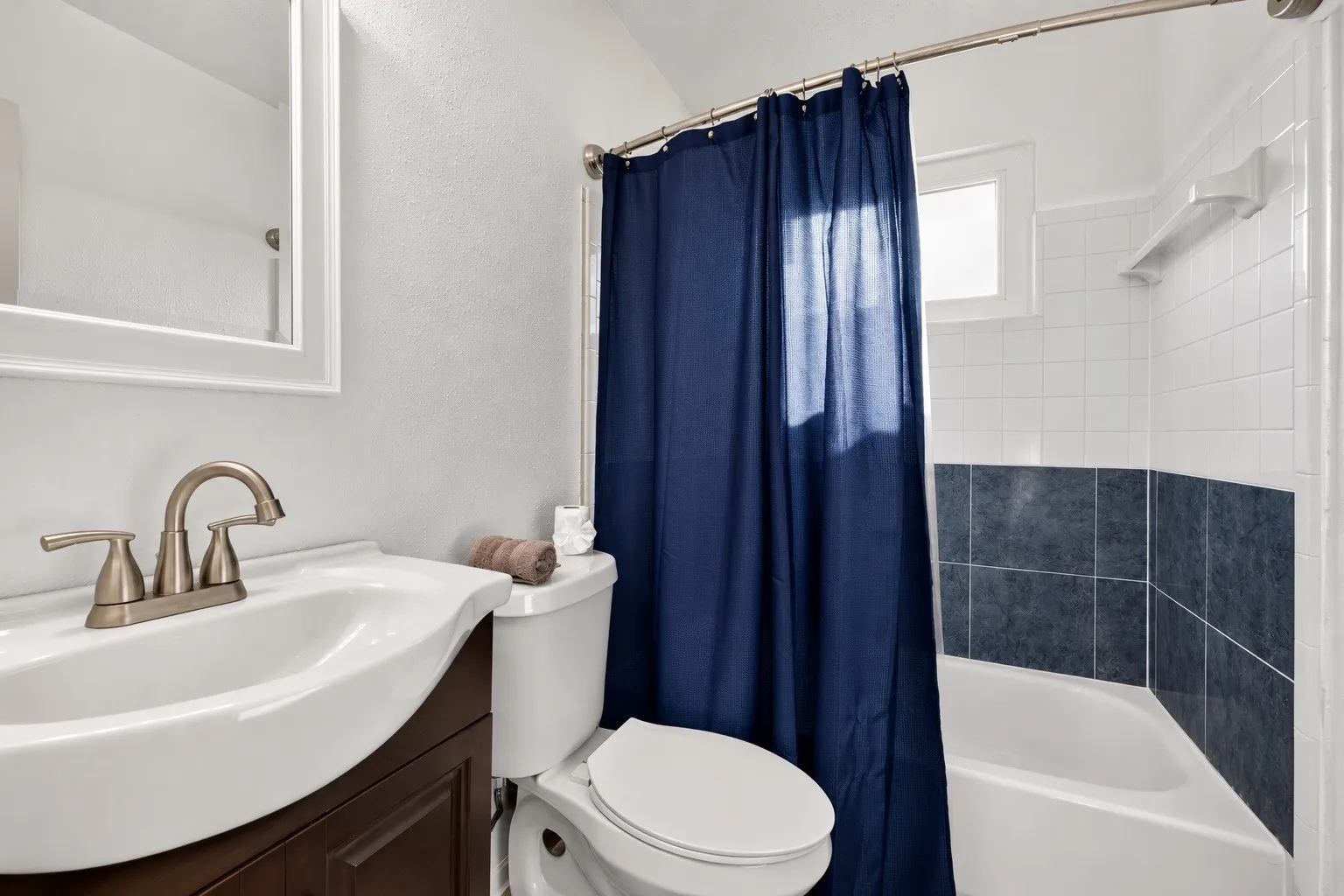 Single Family Residence For Sale in Dallas County , 850 Frances Drive, Grand Prairie, Texas 75052, 3 Bedroom, 3 Bathroom, 2 Garage spaces, 1,924 Sqft, built in 1980, mls#21358146, Real Estate Agent in Grand Prairie, Homes For Sale in Dallas county, Homes For Sale in Grand Prairie, Realtor in Grand Prairie Texas, Real Estate Brokerage Independent Realty Texas, Luminita Cordes Realtor