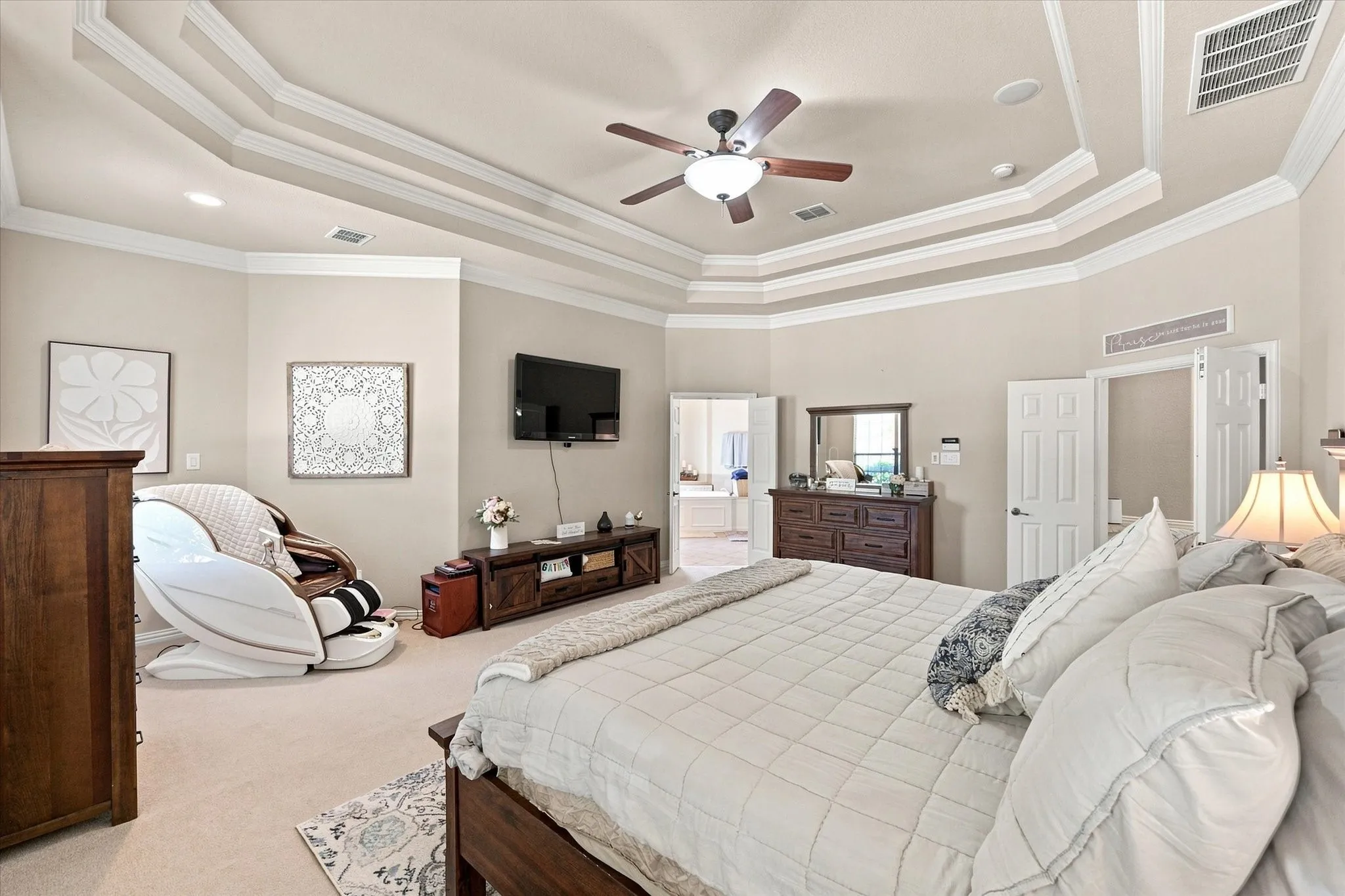 Single Family Residence For Sale in Tarrant County , 6769 Canal Court, Grand Prairie, Texas 75054, 4 Bedroom, 4 Bathroom, 3 Garage spaces, 4,856 Sqft, built in 2004, mls#21377524, Real Estate Agent in Grand Prairie, Homes For Sale in Tarrant county, Homes For Sale in Grand Prairie, Realtor in Grand Prairie Texas, Real Estate Brokerage Independent Realty Texas, Luminita Cordes Realtor