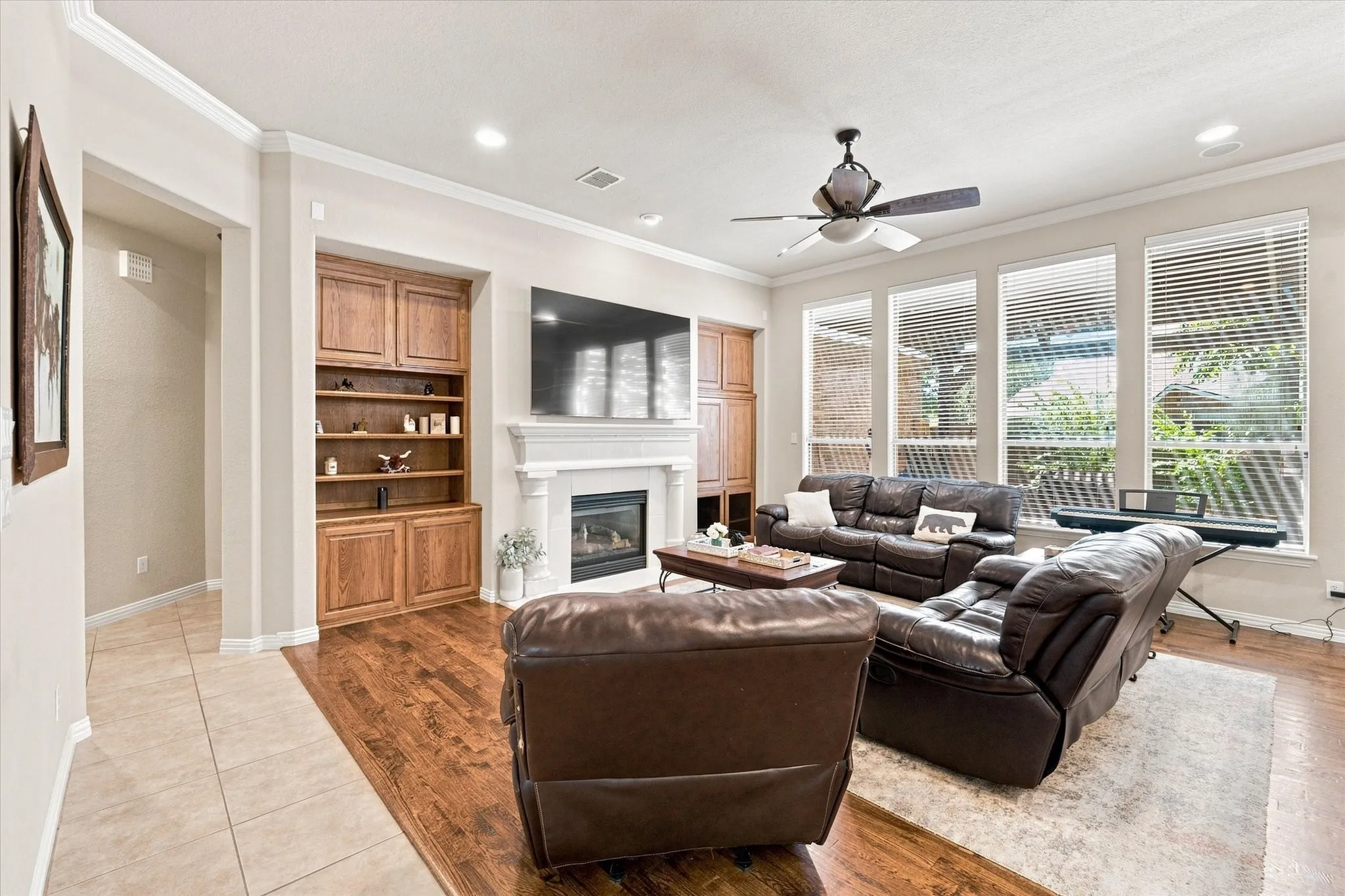 Single Family Residence For Sale in Tarrant County , 6769 Canal Court, Grand Prairie, Texas 75054, 4 Bedroom, 4 Bathroom, 3 Garage spaces, 4,856 Sqft, built in 2004, mls#21377524, Real Estate Agent in Grand Prairie, Homes For Sale in Tarrant county, Homes For Sale in Grand Prairie, Realtor in Grand Prairie Texas, Real Estate Brokerage Independent Realty Texas, Luminita Cordes Realtor
