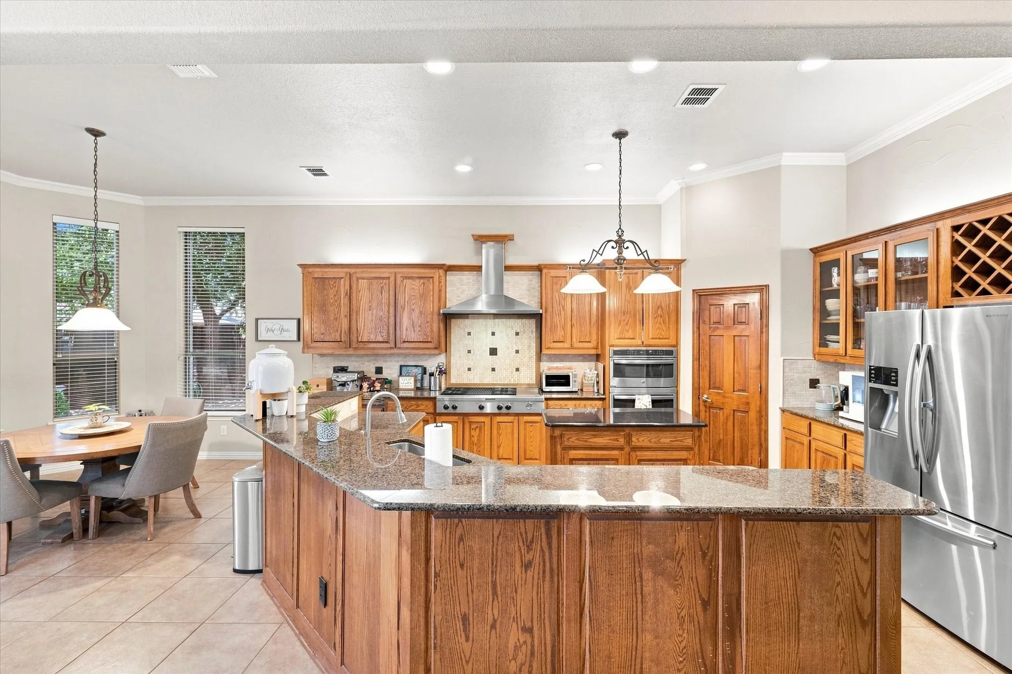 Single Family Residence For Sale in Tarrant County , 6769 Canal Court, Grand Prairie, Texas 75054, 4 Bedroom, 4 Bathroom, 3 Garage spaces, 4,856 Sqft, built in 2004, mls#21377524, Real Estate Agent in Grand Prairie, Homes For Sale in Tarrant county, Homes For Sale in Grand Prairie, Realtor in Grand Prairie Texas, Real Estate Brokerage Independent Realty Texas, Luminita Cordes Realtor