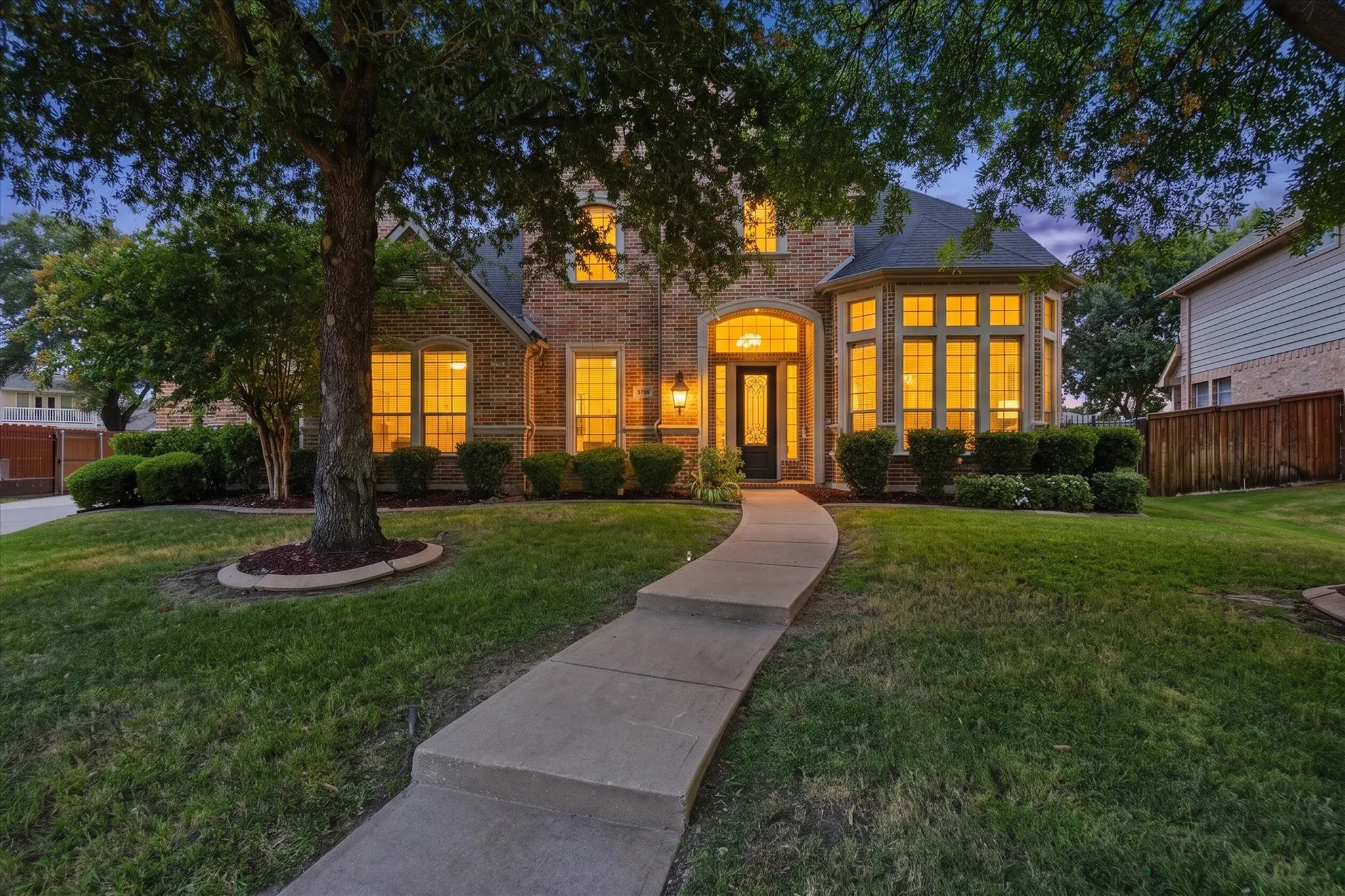 Single Family Residence For Sale in Tarrant County , 6769 Canal Court, Grand Prairie, Texas 75054, 4 Bedroom, 4 Bathroom, 3 Garage spaces, 4,856 Sqft, built in 2004, mls#21377524, Real Estate Agent in Grand Prairie, Homes For Sale in Tarrant county, Homes For Sale in Grand Prairie, Realtor in Grand Prairie Texas, Real Estate Brokerage Independent Realty Texas, Luminita Cordes Realtor