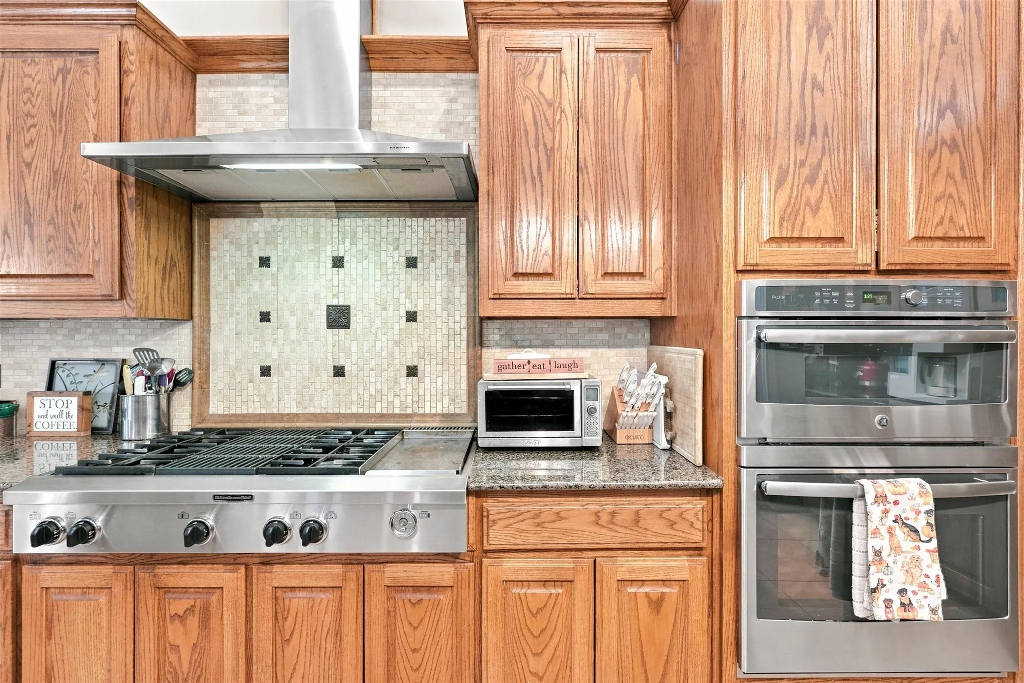 Single Family Residence For Sale in Tarrant County , 6769 Canal Court, Grand Prairie, Texas 75054, 4 Bedroom, 4 Bathroom, 3 Garage spaces, 4,856 Sqft, built in 2004, mls#21377524, Real Estate Agent in Grand Prairie, Homes For Sale in Tarrant county, Homes For Sale in Grand Prairie, Realtor in Grand Prairie Texas, Real Estate Brokerage Independent Realty Texas, Luminita Cordes Realtor