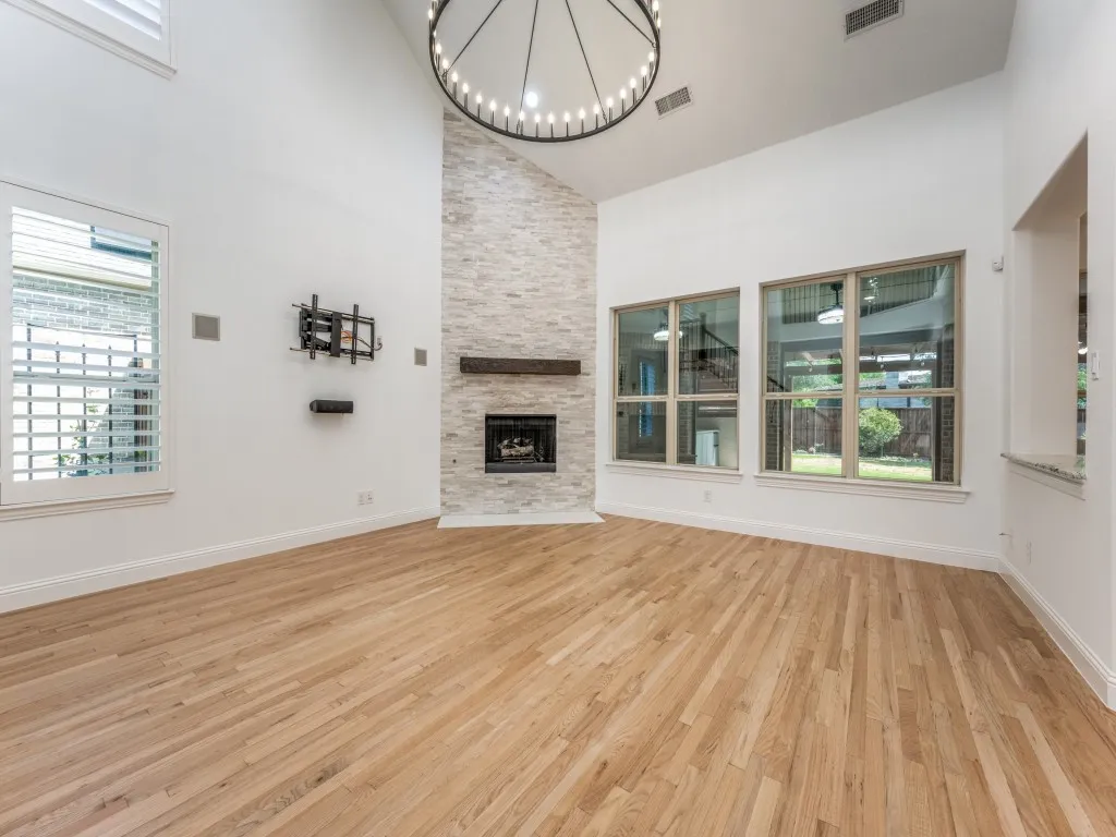 Single Family Residence For Sale in Denton County , 968 Highpoint Way, Roanoke, Texas 76262, 5 Bedroom, 4 Bathroom, 3 Garage spaces, 3,877 Sqft, built in 2014, mls#21379542, Real Estate Agent in Roanoke, Homes For Sale in Denton county, Homes For Sale in Roanoke, Realtor in Roanoke Texas, Real Estate Brokerage Independent Realty Texas, Luminita Cordes Realtor