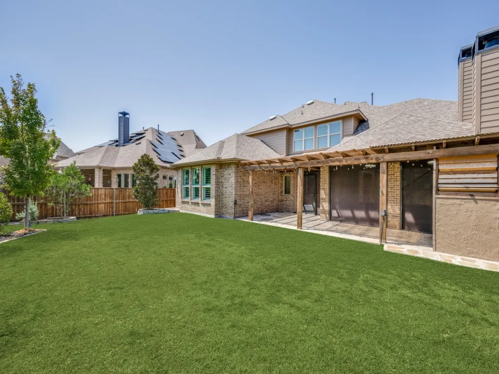 Single Family Residence For Sale in Denton County , 968 Highpoint Way, Roanoke, Texas 76262, 5 Bedroom, 4 Bathroom, 3 Garage spaces, 3,877 Sqft, built in 2014, mls#21379542, Real Estate Agent in Roanoke, Homes For Sale in Denton county, Homes For Sale in Roanoke, Realtor in Roanoke Texas, Real Estate Brokerage Independent Realty Texas, Luminita Cordes Realtor