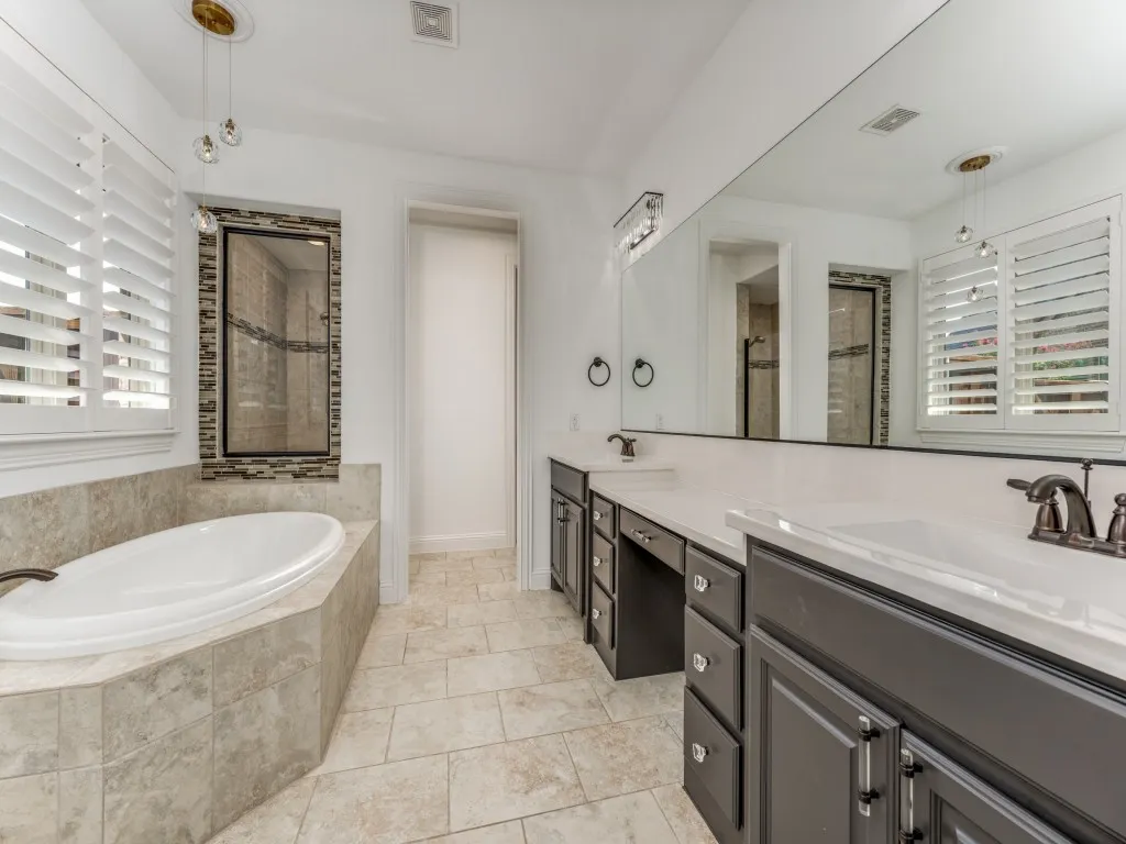 Single Family Residence For Sale in Denton County , 968 Highpoint Way, Roanoke, Texas 76262, 5 Bedroom, 4 Bathroom, 3 Garage spaces, 3,877 Sqft, built in 2014, mls#21379542, Real Estate Agent in Roanoke, Homes For Sale in Denton county, Homes For Sale in Roanoke, Realtor in Roanoke Texas, Real Estate Brokerage Independent Realty Texas, Luminita Cordes Realtor