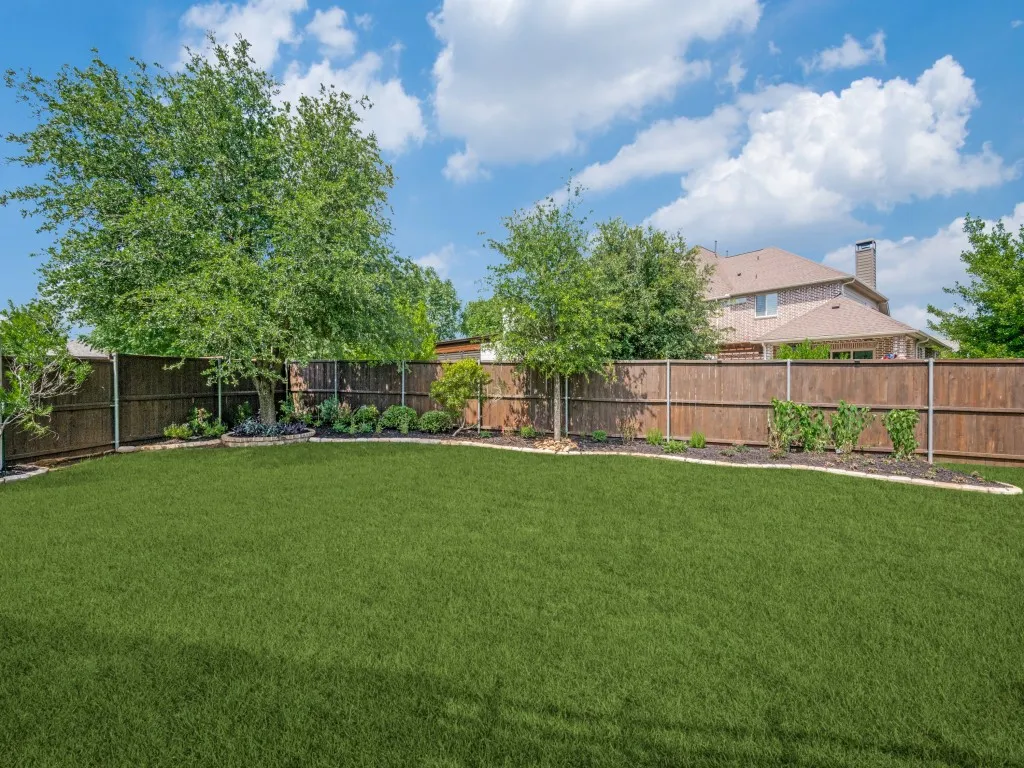 Single Family Residence For Sale in Denton County , 968 Highpoint Way, Roanoke, Texas 76262, 5 Bedroom, 4 Bathroom, 3 Garage spaces, 3,877 Sqft, built in 2014, mls#21379542, Real Estate Agent in Roanoke, Homes For Sale in Denton county, Homes For Sale in Roanoke, Realtor in Roanoke Texas, Real Estate Brokerage Independent Realty Texas, Luminita Cordes Realtor