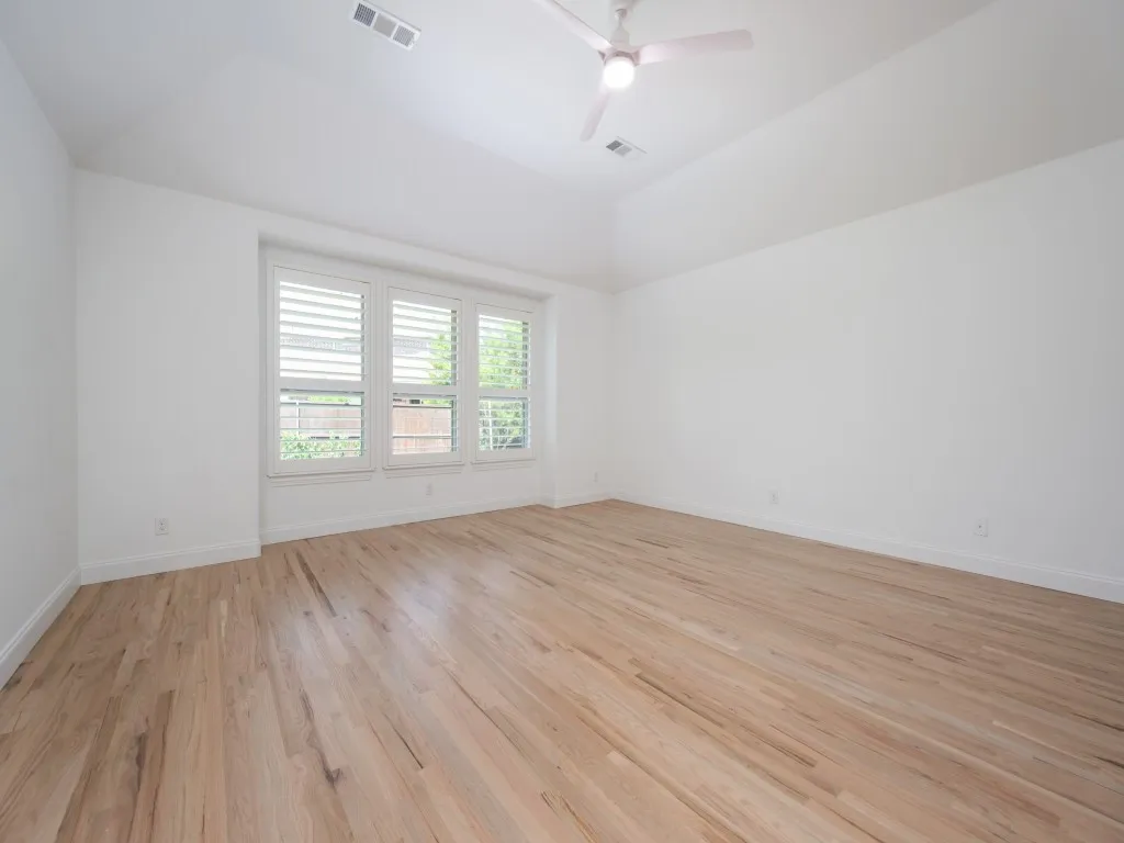 Single Family Residence For Sale in Denton County , 968 Highpoint Way, Roanoke, Texas 76262, 5 Bedroom, 4 Bathroom, 3 Garage spaces, 3,877 Sqft, built in 2014, mls#21379542, Real Estate Agent in Roanoke, Homes For Sale in Denton county, Homes For Sale in Roanoke, Realtor in Roanoke Texas, Real Estate Brokerage Independent Realty Texas, Luminita Cordes Realtor