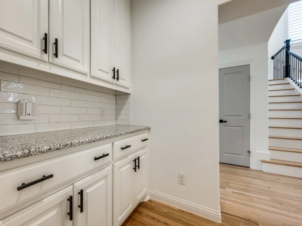 Single Family Residence For Sale in Denton County , 968 Highpoint Way, Roanoke, Texas 76262, 5 Bedroom, 4 Bathroom, 3 Garage spaces, 3,877 Sqft, built in 2014, mls#21379542, Real Estate Agent in Roanoke, Homes For Sale in Denton county, Homes For Sale in Roanoke, Realtor in Roanoke Texas, Real Estate Brokerage Independent Realty Texas, Luminita Cordes Realtor