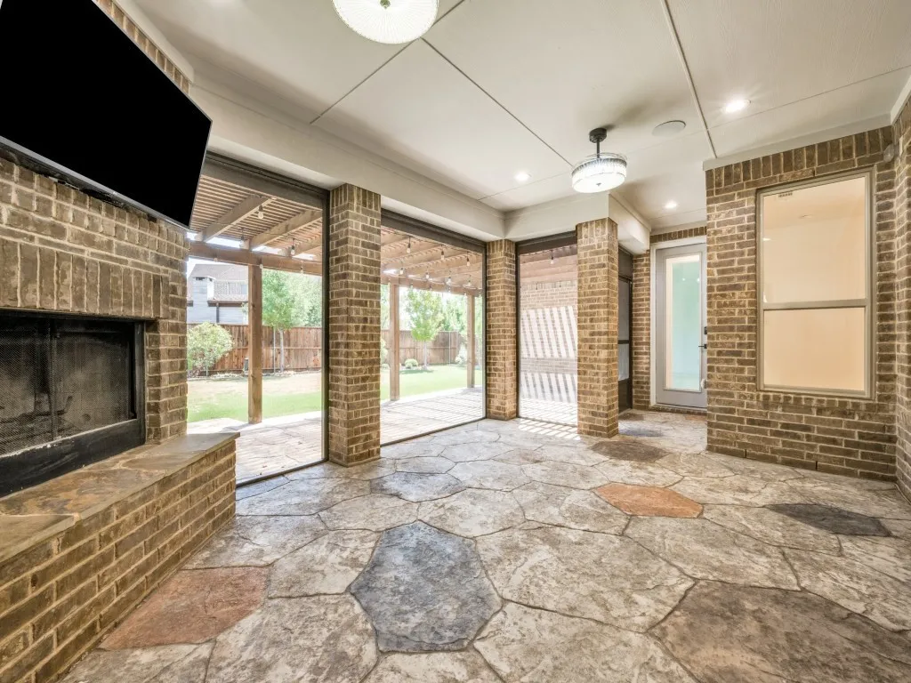 Single Family Residence For Sale in Denton County , 968 Highpoint Way, Roanoke, Texas 76262, 5 Bedroom, 4 Bathroom, 3 Garage spaces, 3,877 Sqft, built in 2014, mls#21379542, Real Estate Agent in Roanoke, Homes For Sale in Denton county, Homes For Sale in Roanoke, Realtor in Roanoke Texas, Real Estate Brokerage Independent Realty Texas, Luminita Cordes Realtor