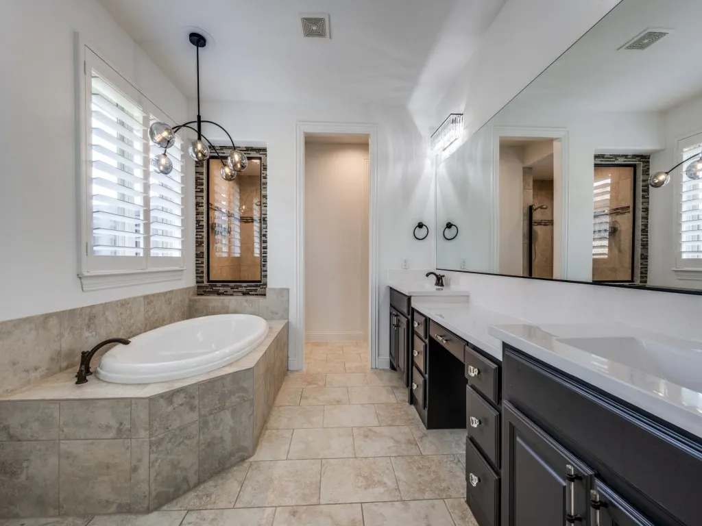 Single Family Residence For Sale in Denton County , 968 Highpoint Way, Roanoke, Texas 76262, 5 Bedroom, 4 Bathroom, 3 Garage spaces, 3,877 Sqft, built in 2014, mls#21379542, Real Estate Agent in Roanoke, Homes For Sale in Denton county, Homes For Sale in Roanoke, Realtor in Roanoke Texas, Real Estate Brokerage Independent Realty Texas, Luminita Cordes Realtor
